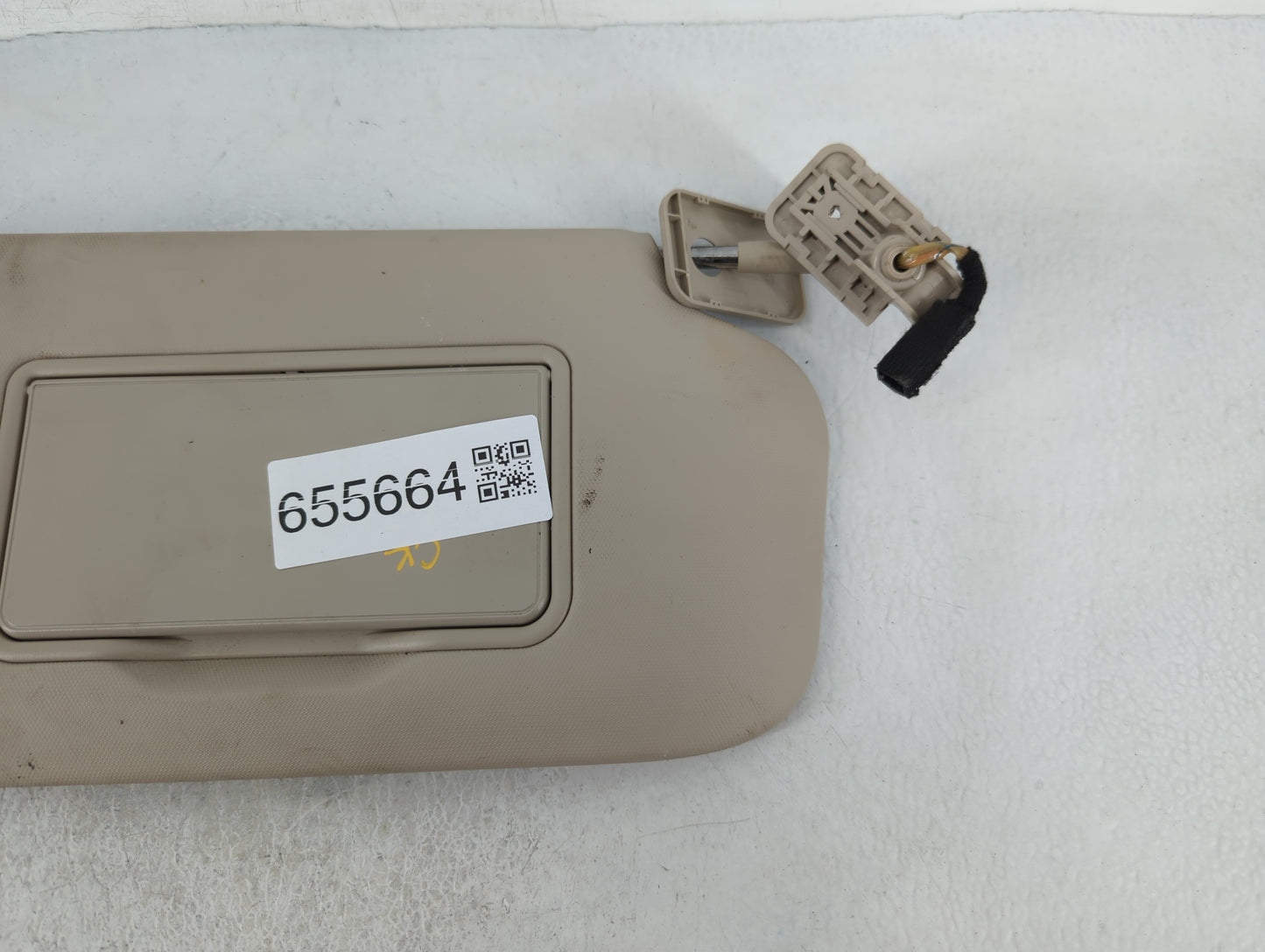 2020 Ford Escape Sun Visor Shade Replacement Passenger Right Mirror Fits OEM Used Auto Parts - Oemusedautoparts1.com