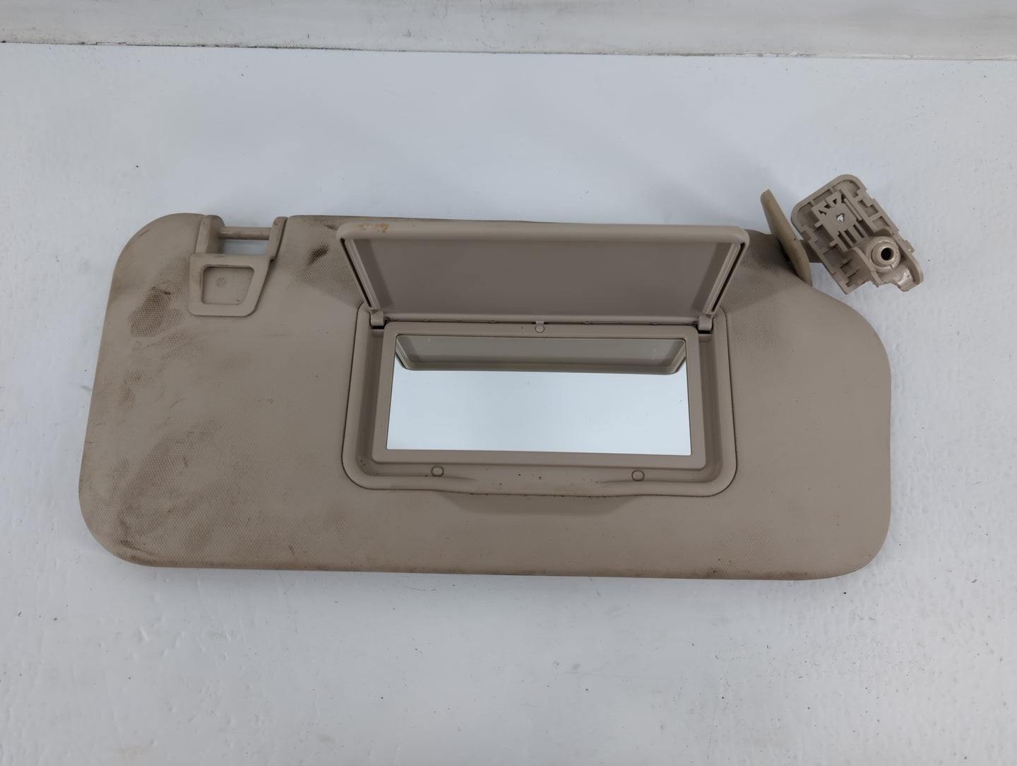 2020 Ford Escape Sun Visor Shade Replacement Driver Left Mirror Fits OEM Used Auto Parts - Oemusedautoparts1.com