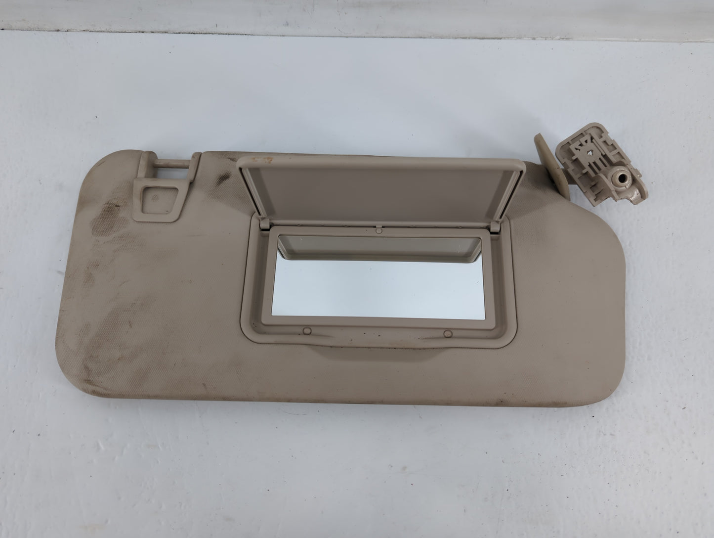2020 Ford Escape Sun Visor Shade Replacement Driver Left Mirror Fits OEM Used Auto Parts - Oemusedautoparts1.com