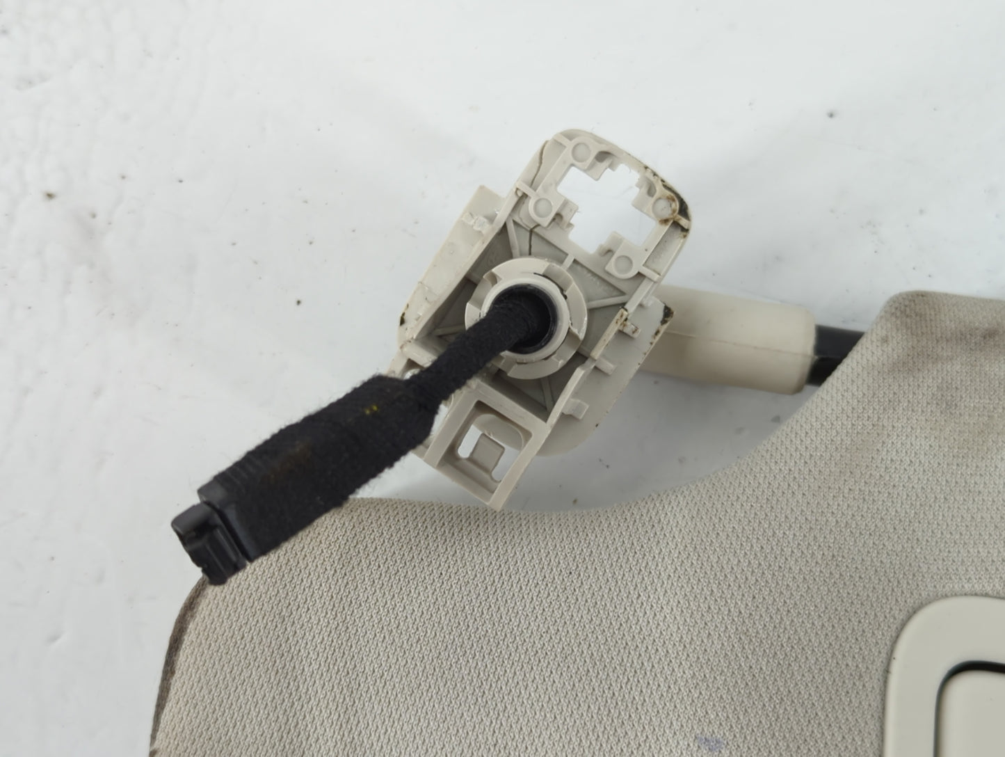 2020 Ford Escape Sun Visor Shade Replacement Driver Left Mirror Fits OEM Used Auto Parts - Oemusedautoparts1.com