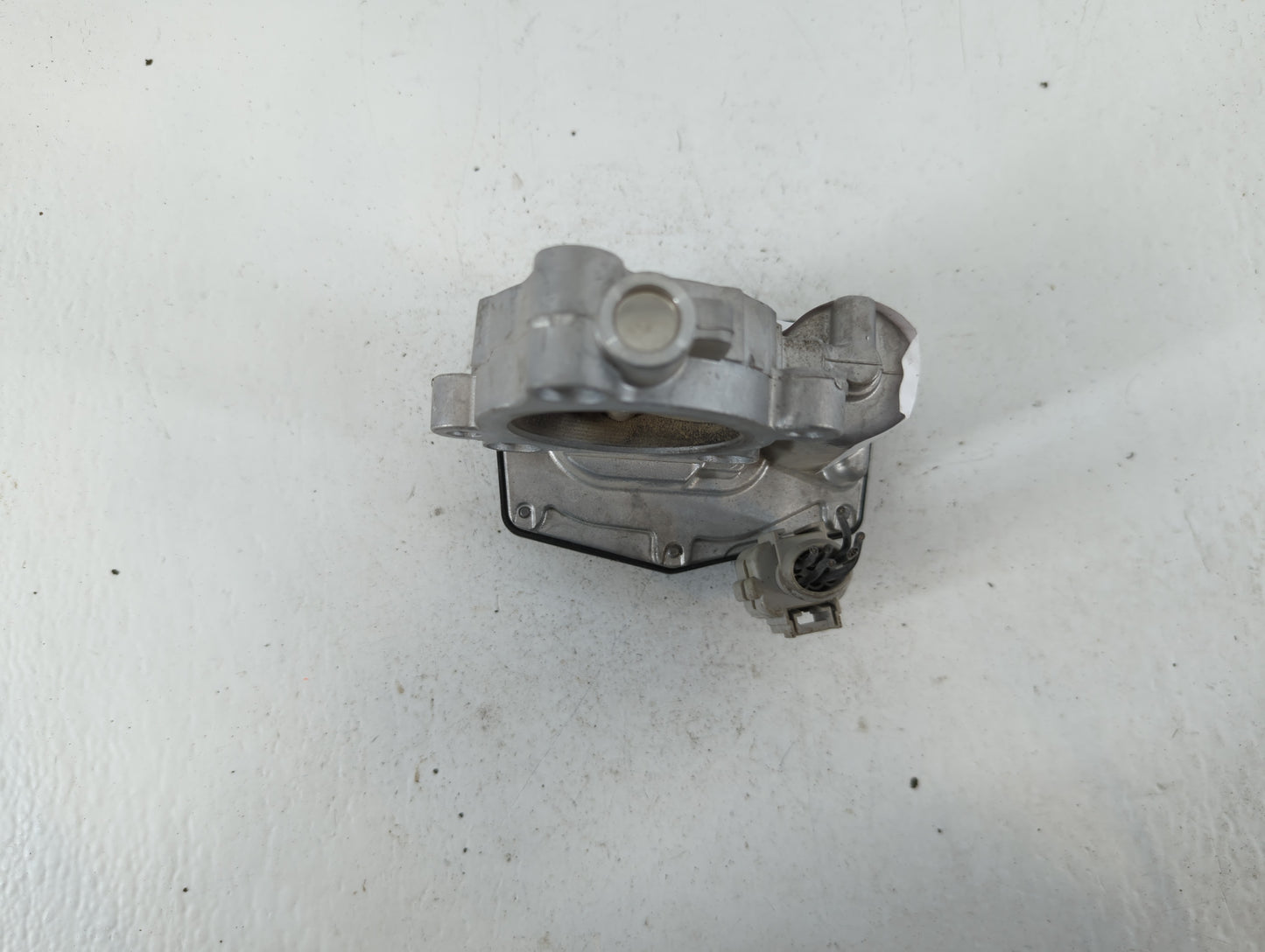 2020 Ford Escape Throttle Body P/N:HX7G 9F991 AA B20 087 4176 Fits Fits 2021 2022 OEM Used Auto Parts - Oemusedautoparts1.co