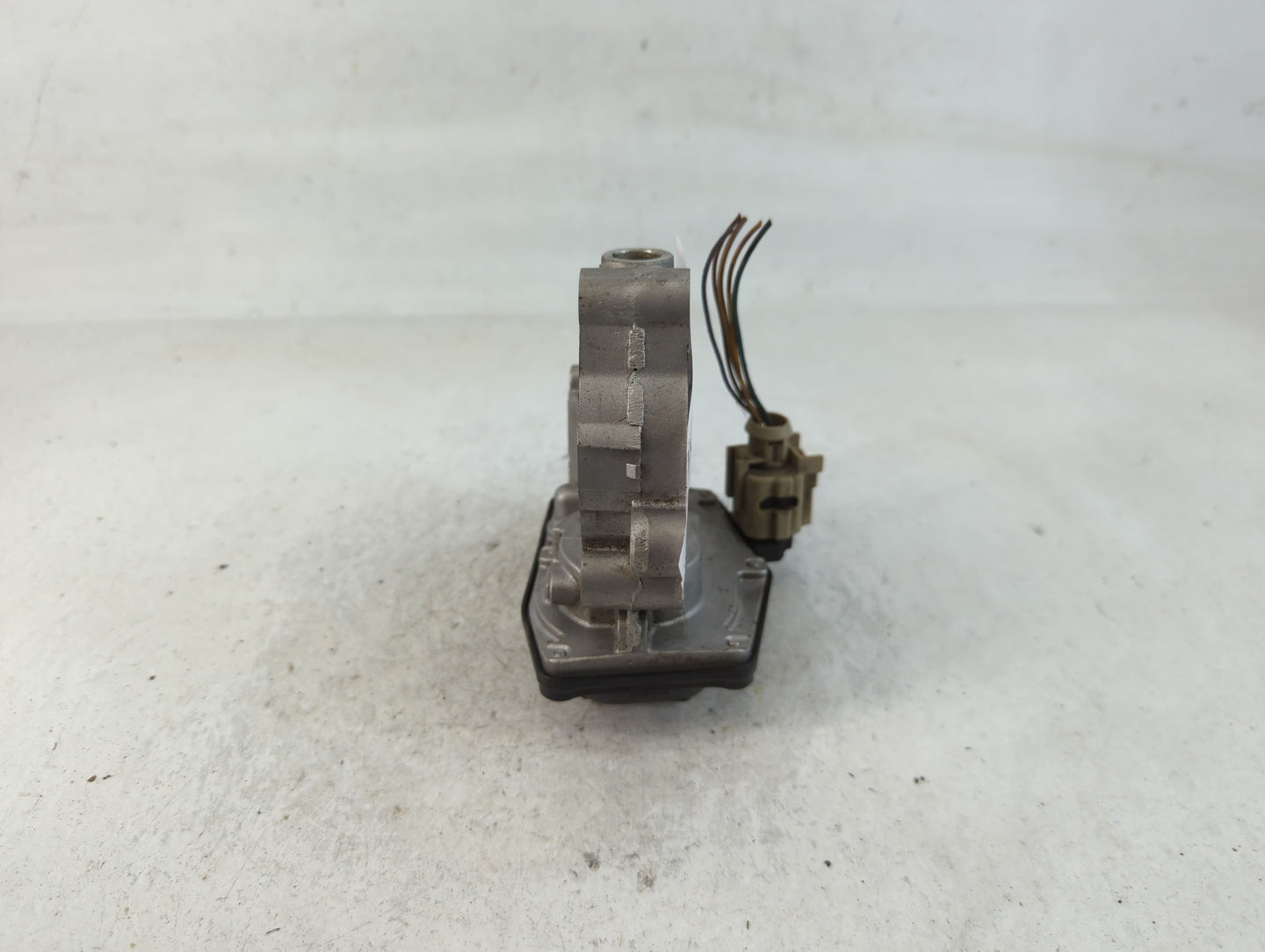 2020 Ford Escape Throttle Body P/N:HX7G-9F991-AA 52677701 Fits Fits 2021 2022 OEM Used Auto Parts - Oemusedautoparts1.com