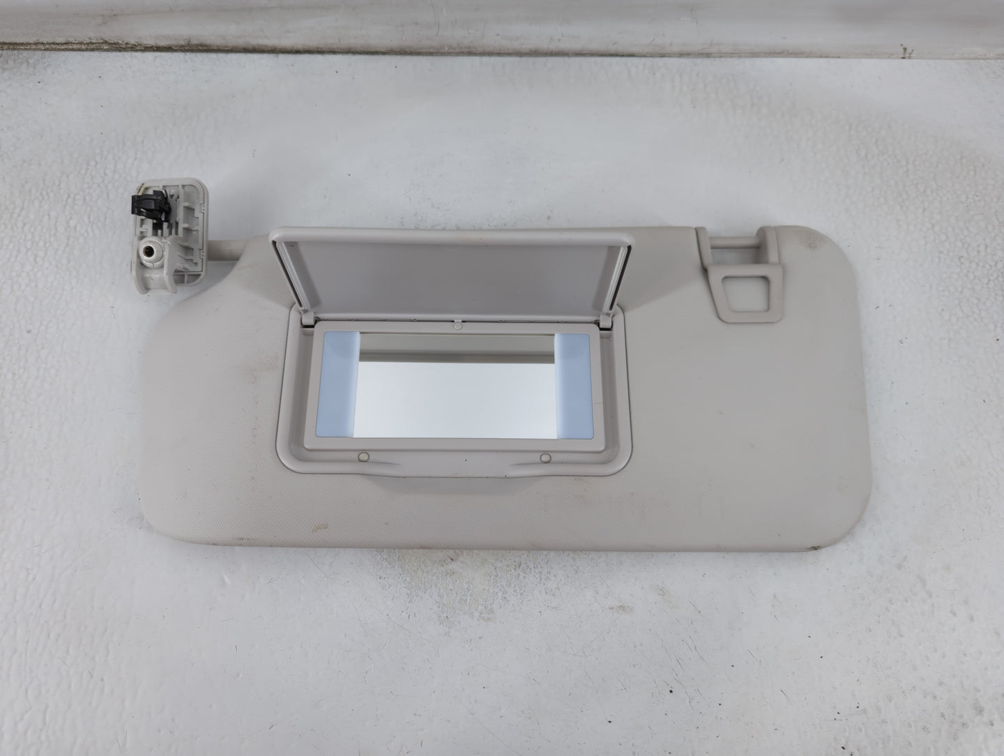 2020 Ford Escape Sun Visor Shade Replacement Driver Left Mirror Fits OEM Used Auto Parts - Oemusedautoparts1.com