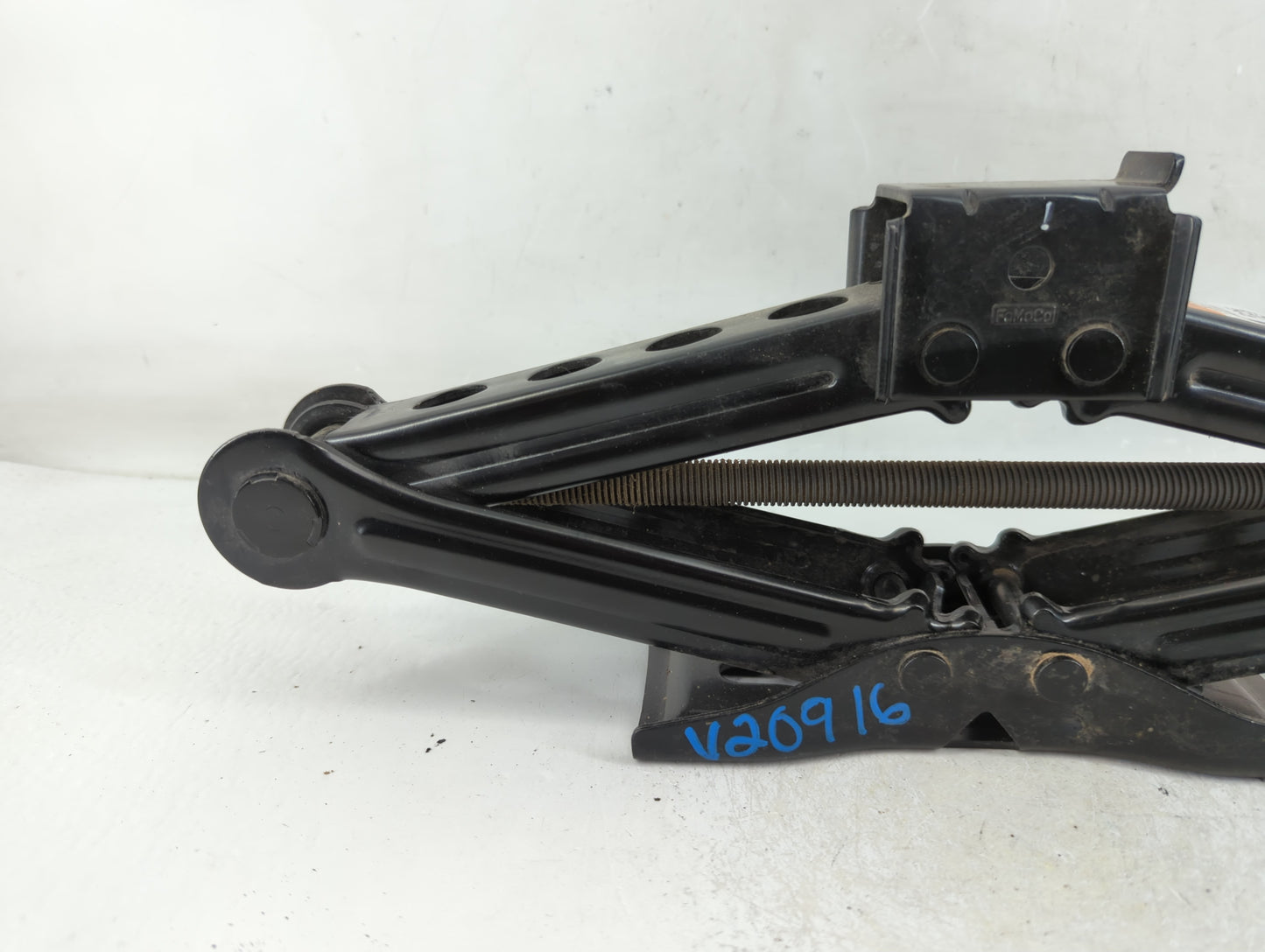 2020 Ford Expedition Spare Scissor Car Jack - Oemusedautoparts1.com