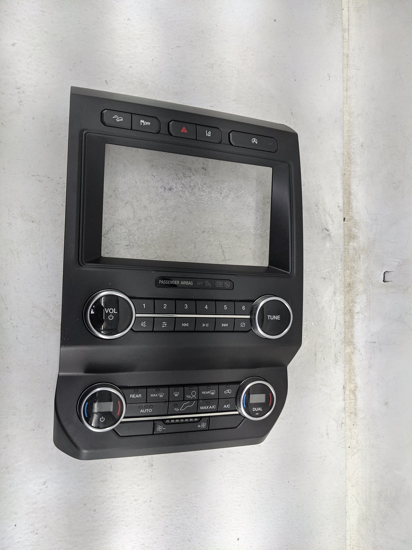 2020-2021 Ford Expedition Radio Control Panel 1483029 - Oemusedautoparts1.com