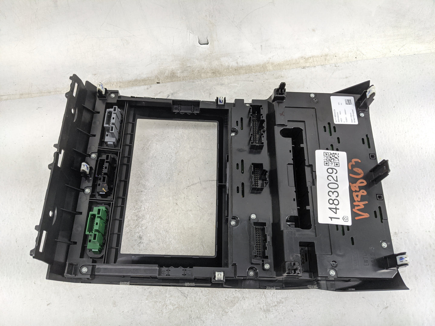 2020-2021 Ford Expedition Radio Control Panel 1483029 - Oemusedautoparts1.com