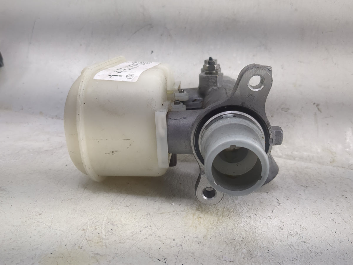 2018-2021 Ford Expedition Brake Master Cylinder 1497275 - Oemusedautoparts1.com