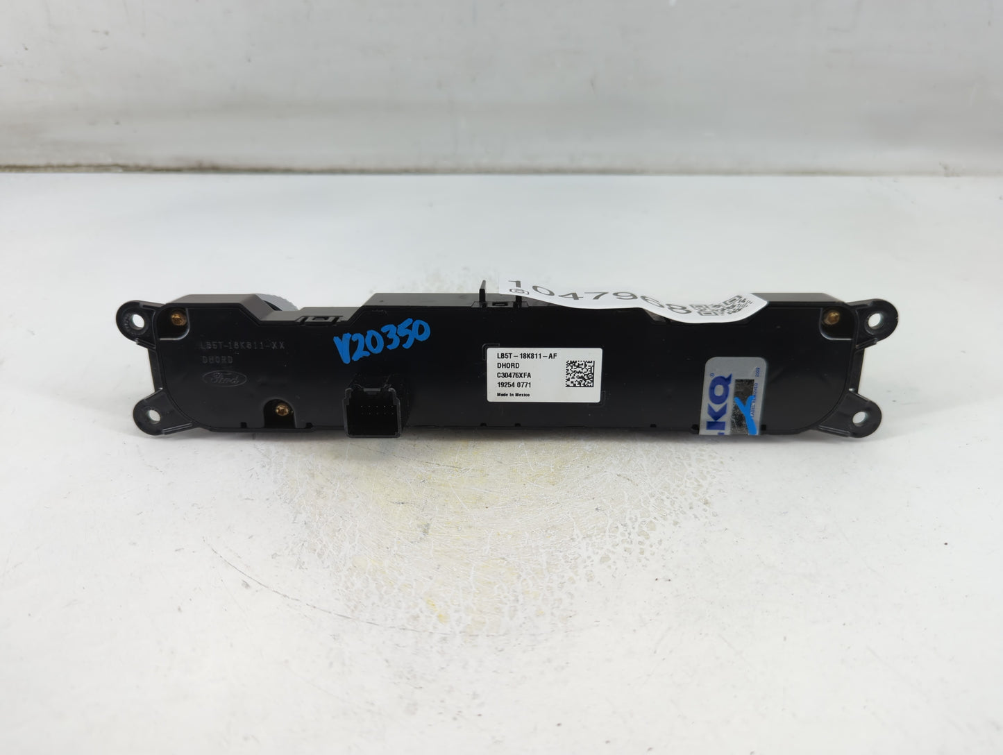 2020-2022 Ford Explorer Radio AM FM Cd Player Receiver Replacement P/N:LB5T-18K811-AF Fits Fits 2020 2021 2022 OEM Used Auto