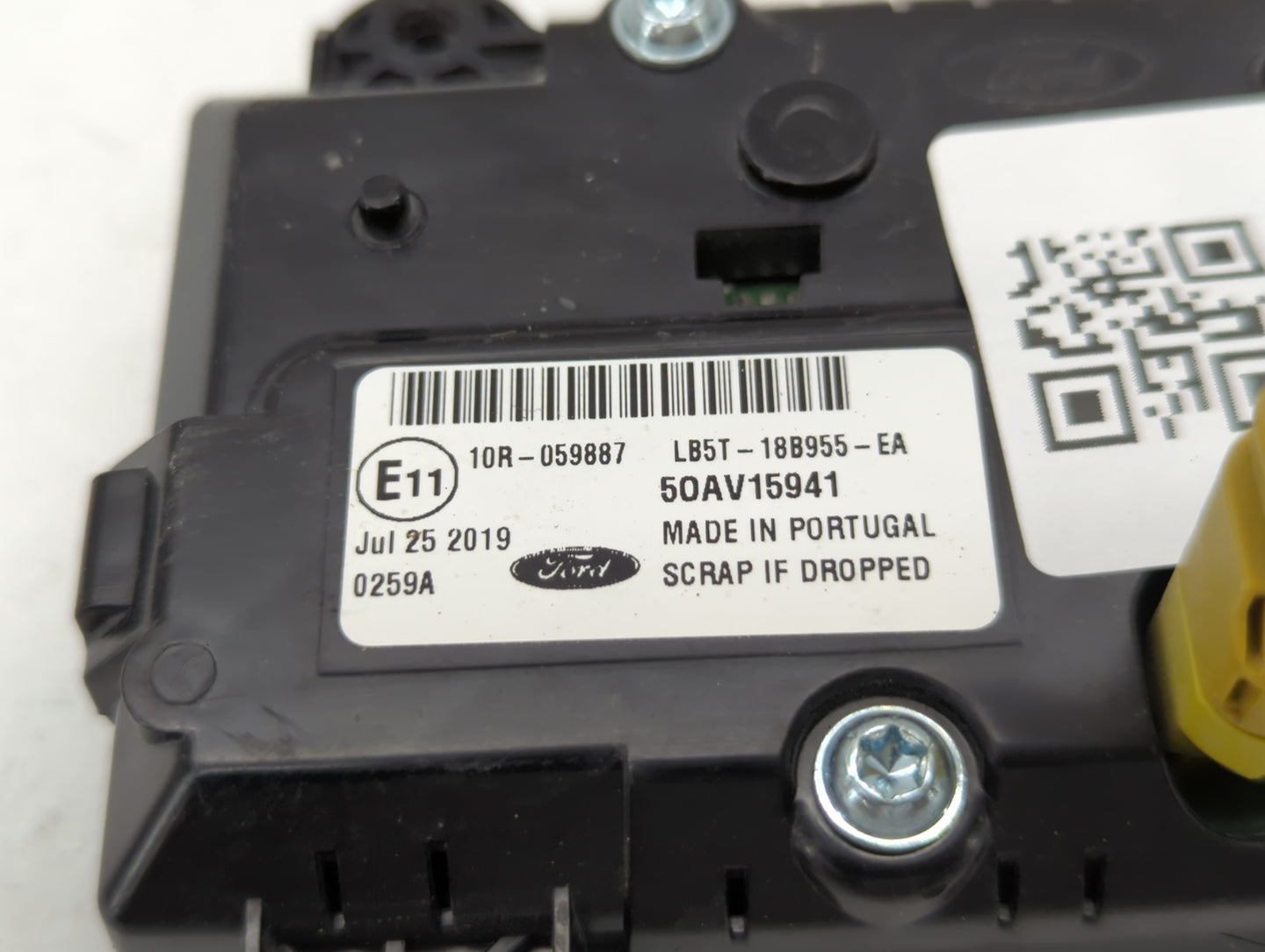 2020 Ford Explorer Radio AM FM Cd Player Receiver Replacement P/N:LB5T-18B955-EA Fits OEM Used Auto Parts - Oemusedautoparts