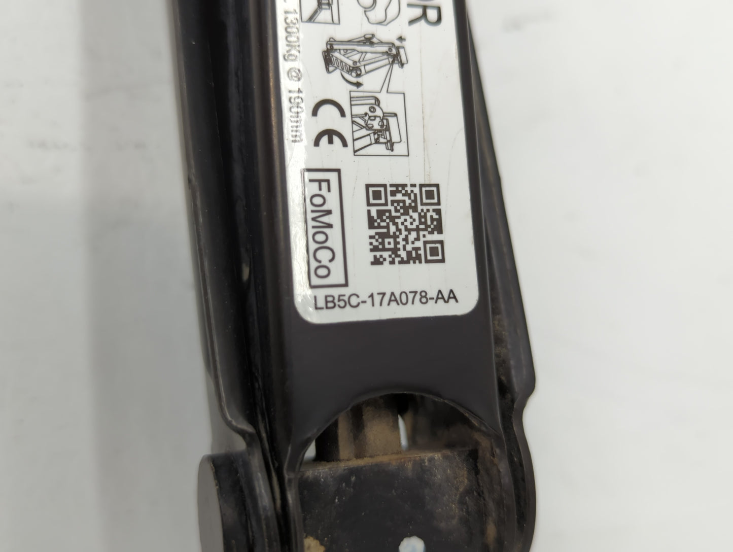 2020 Ford Explorer Spare Scissor Car Jack - Oemusedautoparts1.com