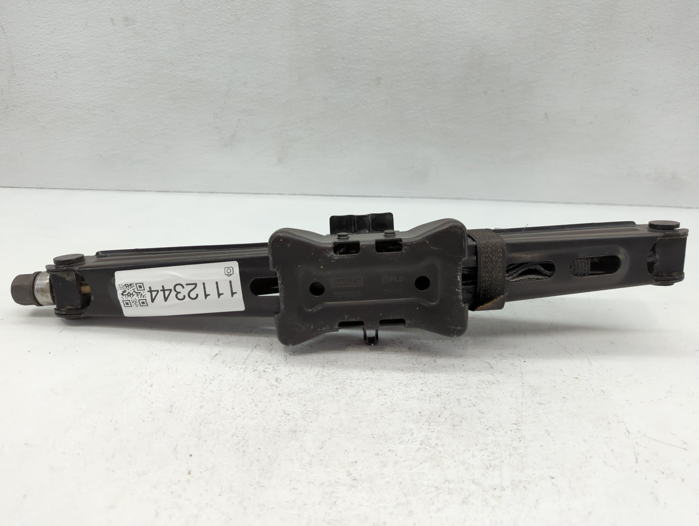 2020 Ford Explorer Spare Scissor Car Jack - Oemusedautoparts1.com