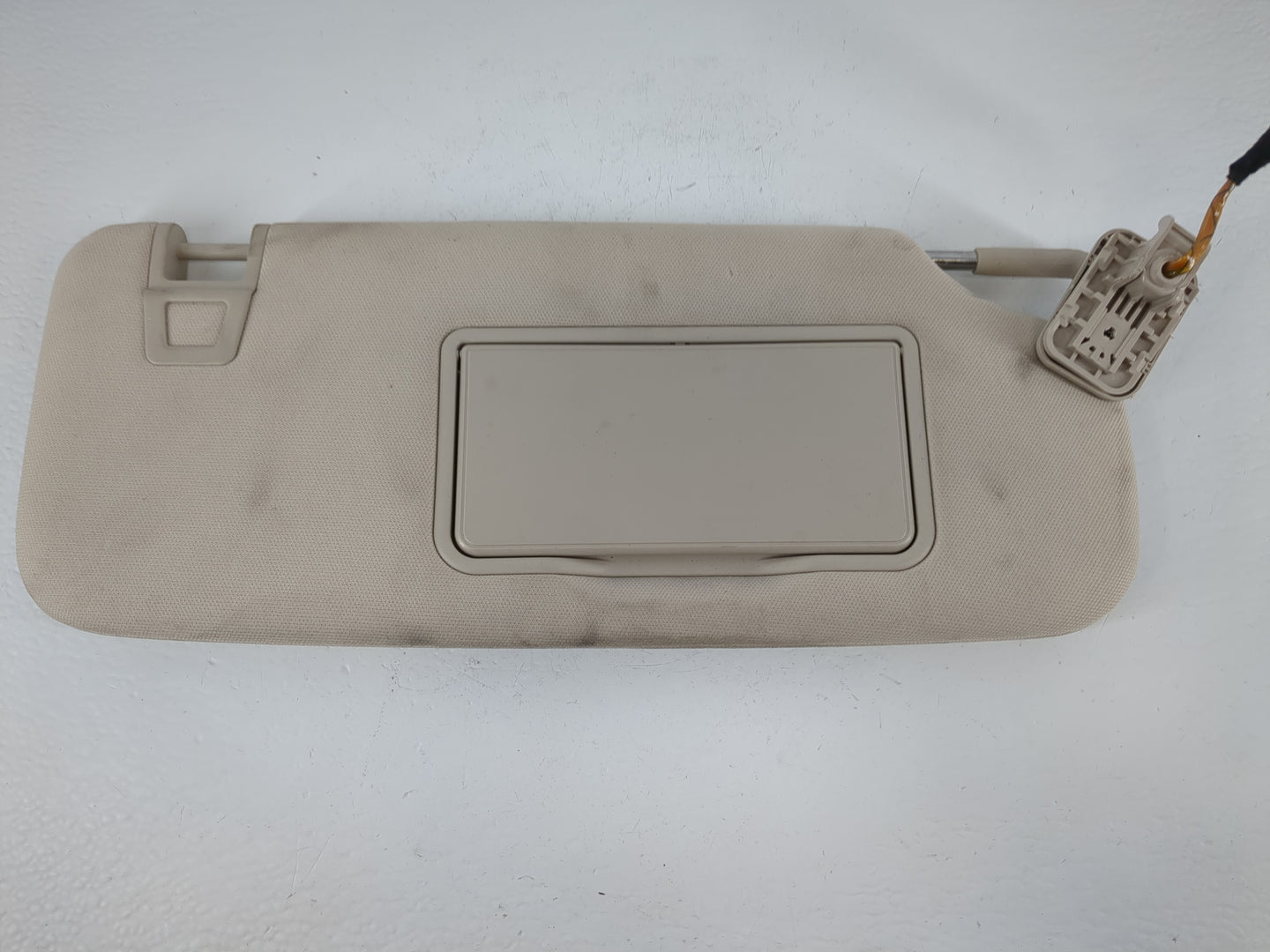 2020 Ford Explorer Sun Visor Shade Replacement Passenger Right Mirror Fits OEM Used Auto Parts - Oemusedautoparts1.com