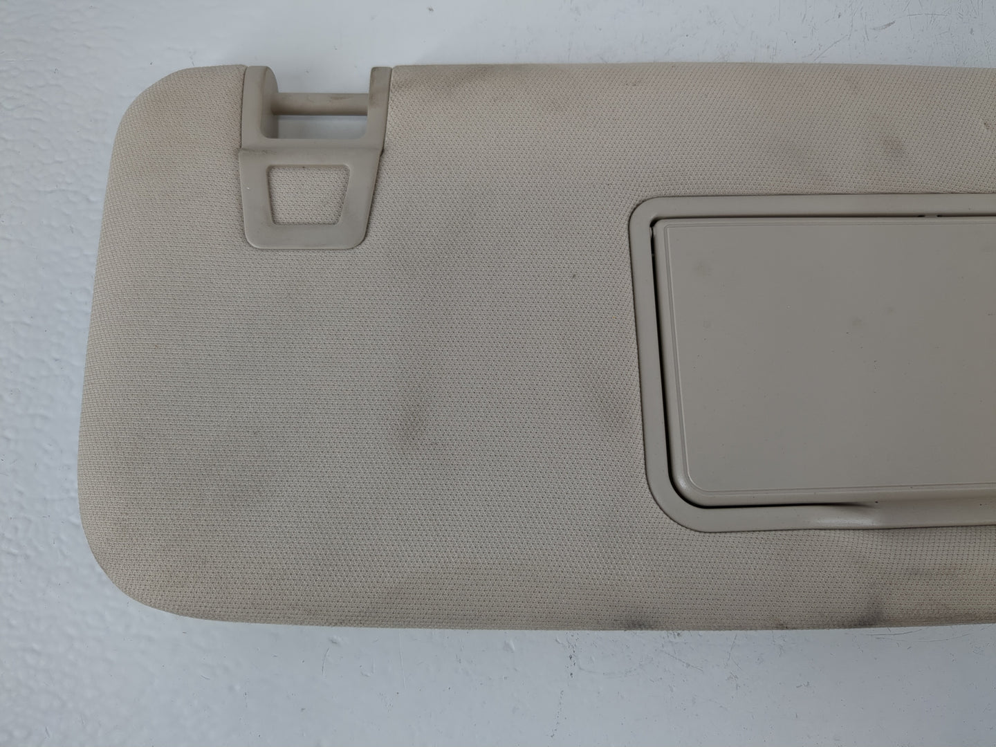 2020 Ford Explorer Sun Visor Shade Replacement Passenger Right Mirror Fits OEM Used Auto Parts - Oemusedautoparts1.com