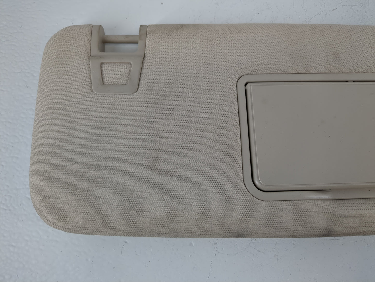 2020 Ford Explorer Sun Visor Shade Replacement Passenger Right Mirror Fits OEM Used Auto Parts - Oemusedautoparts1.com