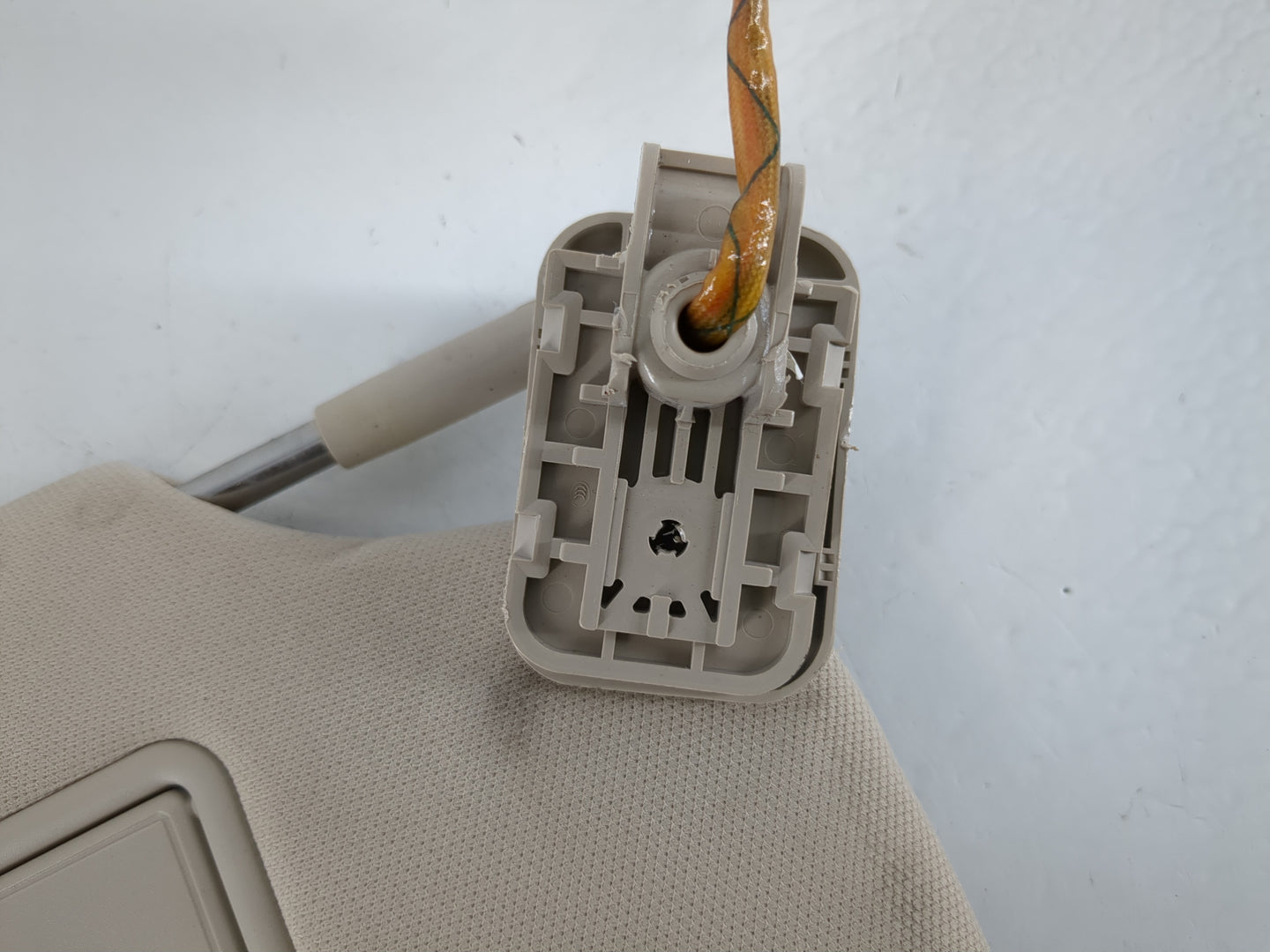 2020 Ford Explorer Sun Visor Shade Replacement Passenger Right Mirror Fits OEM Used Auto Parts - Oemusedautoparts1.com