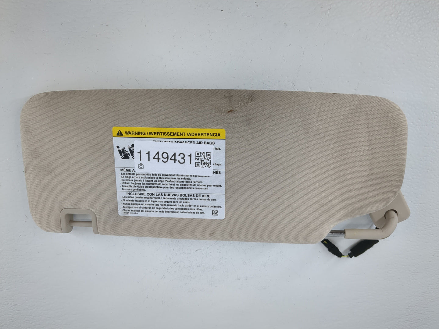 2020 Ford Explorer Sun Visor Shade Replacement Passenger Right Mirror Fits OEM Used Auto Parts - Oemusedautoparts1.com