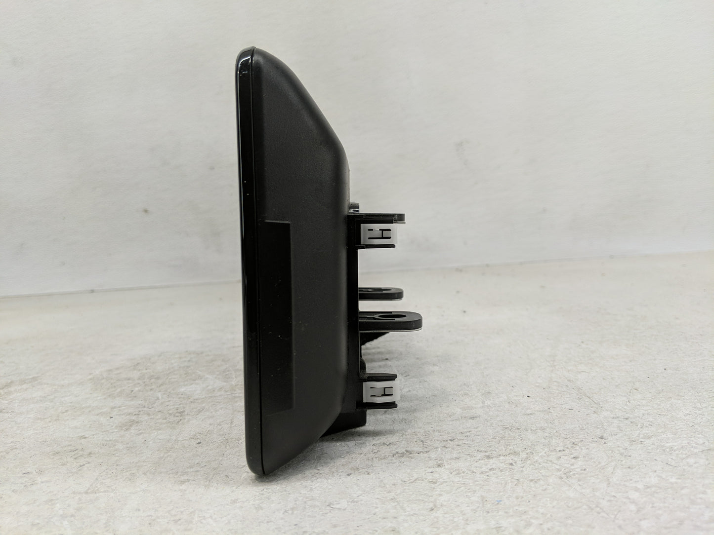 2020-2022 Ford Explorer Information Display Screen - Oemusedautoparts1.com