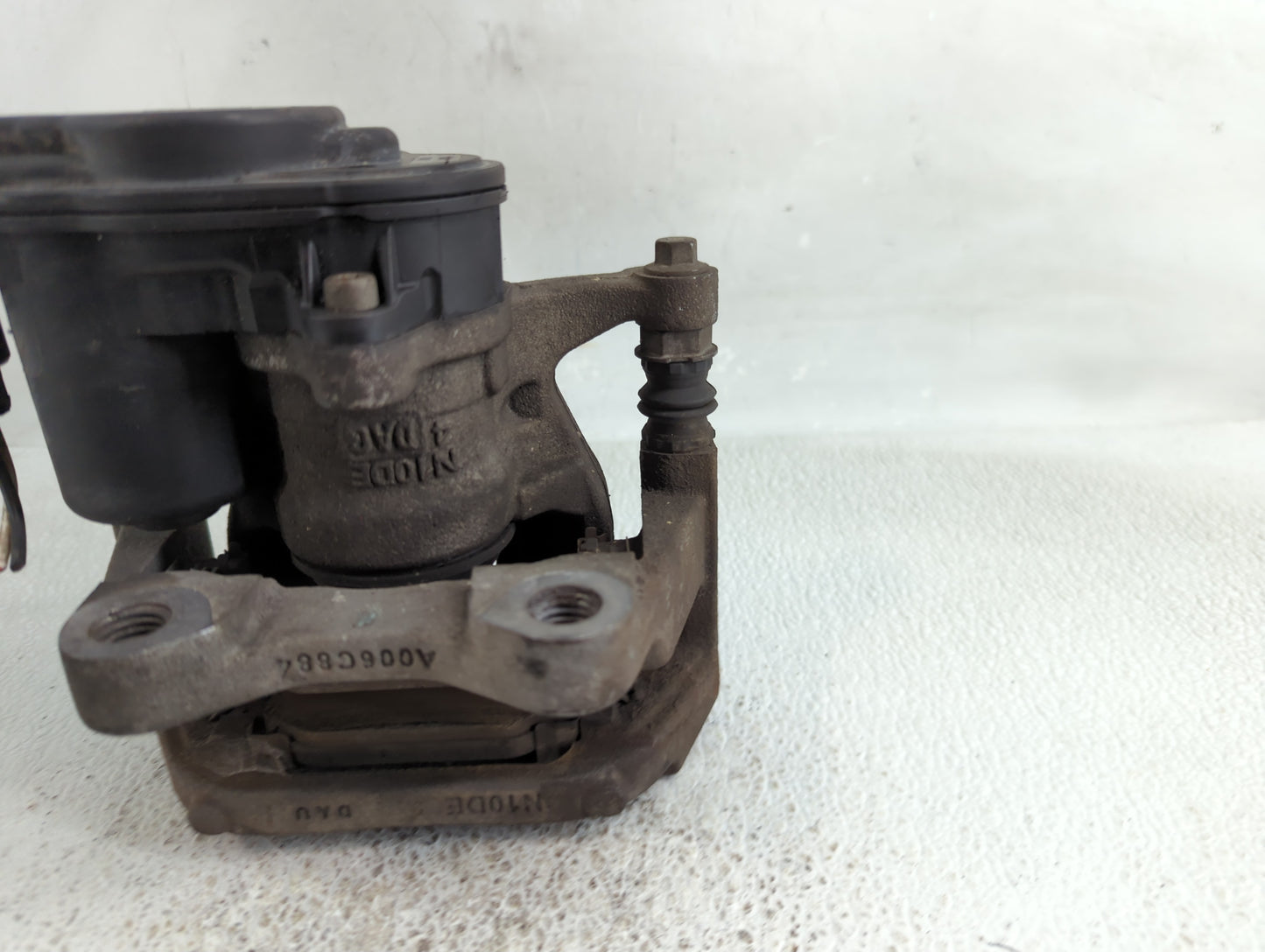 2020-2022 Ford Explorer Front Driver Left Brake Caliper - Oemusedautoparts1.com