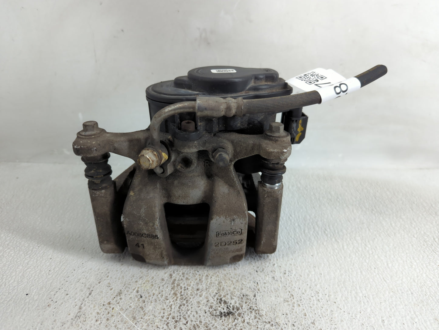 2020-2022 Ford Explorer Front Driver Left Brake Caliper - Oemusedautoparts1.com