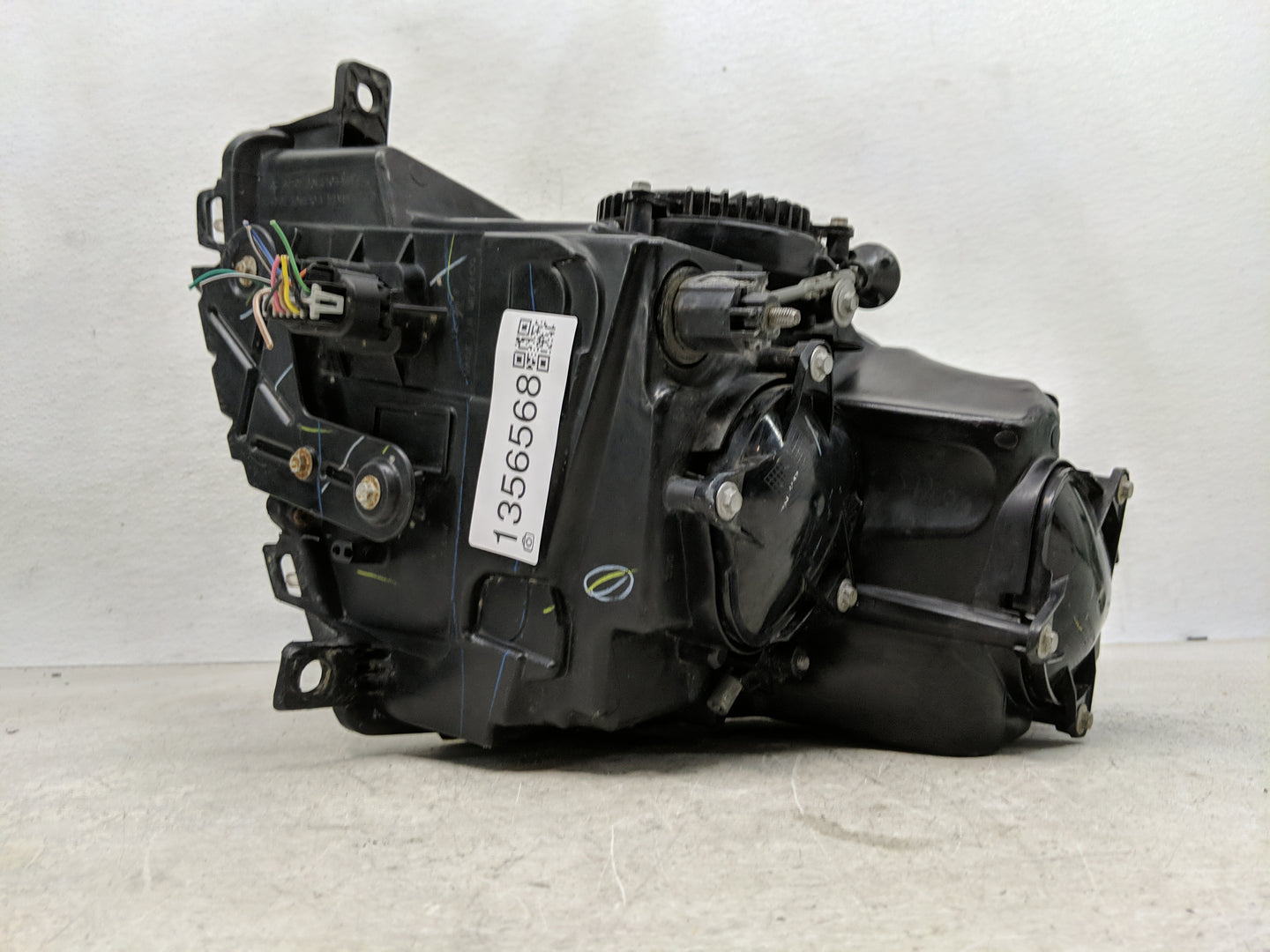 2020 Ford Explorer Passenger Right Oem Head Light Headlight Lamp - Oemusedautoparts1.com