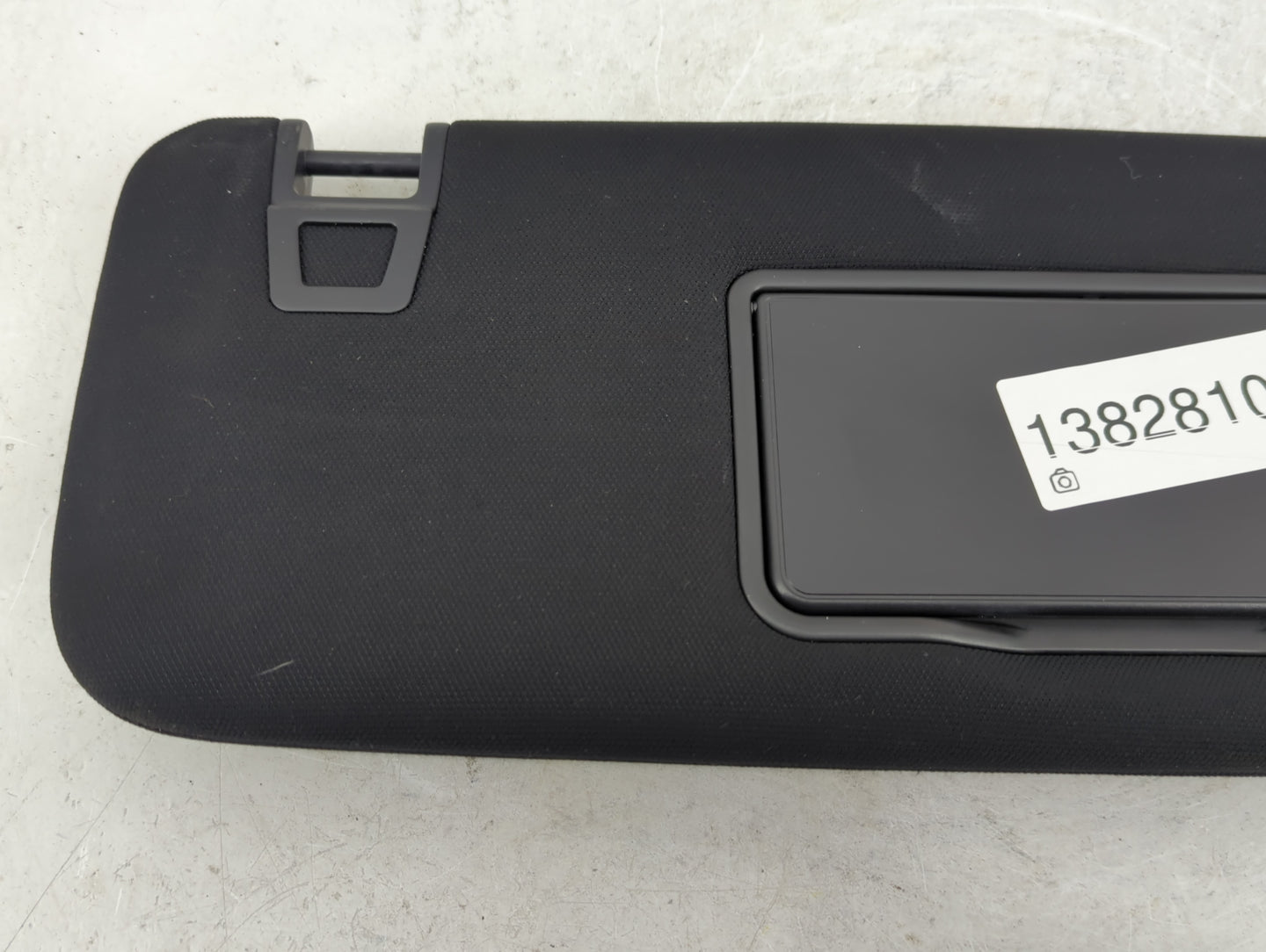 2020 Ford Explorer Sun Visor Shade Replacement Passenger Right Mirror Fits OEM Used Auto Parts - Oemusedautoparts1.com