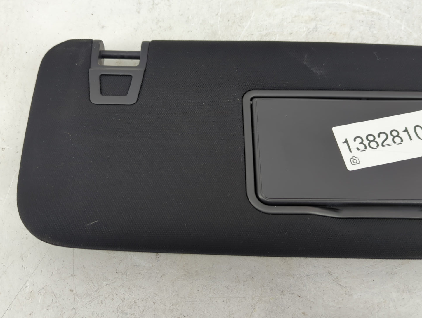 2020 Ford Explorer Sun Visor Shade Replacement Passenger Right Mirror Fits OEM Used Auto Parts - Oemusedautoparts1.com