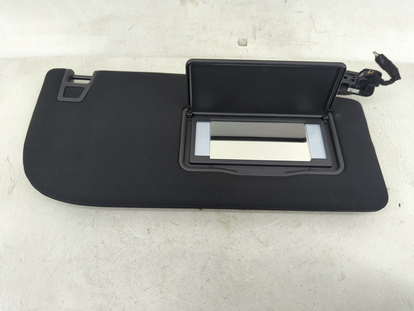 2020 Ford Explorer Sun Visor Shade Replacement Passenger Right Mirror Fits OEM Used Auto Parts - Oemusedautoparts1.com
