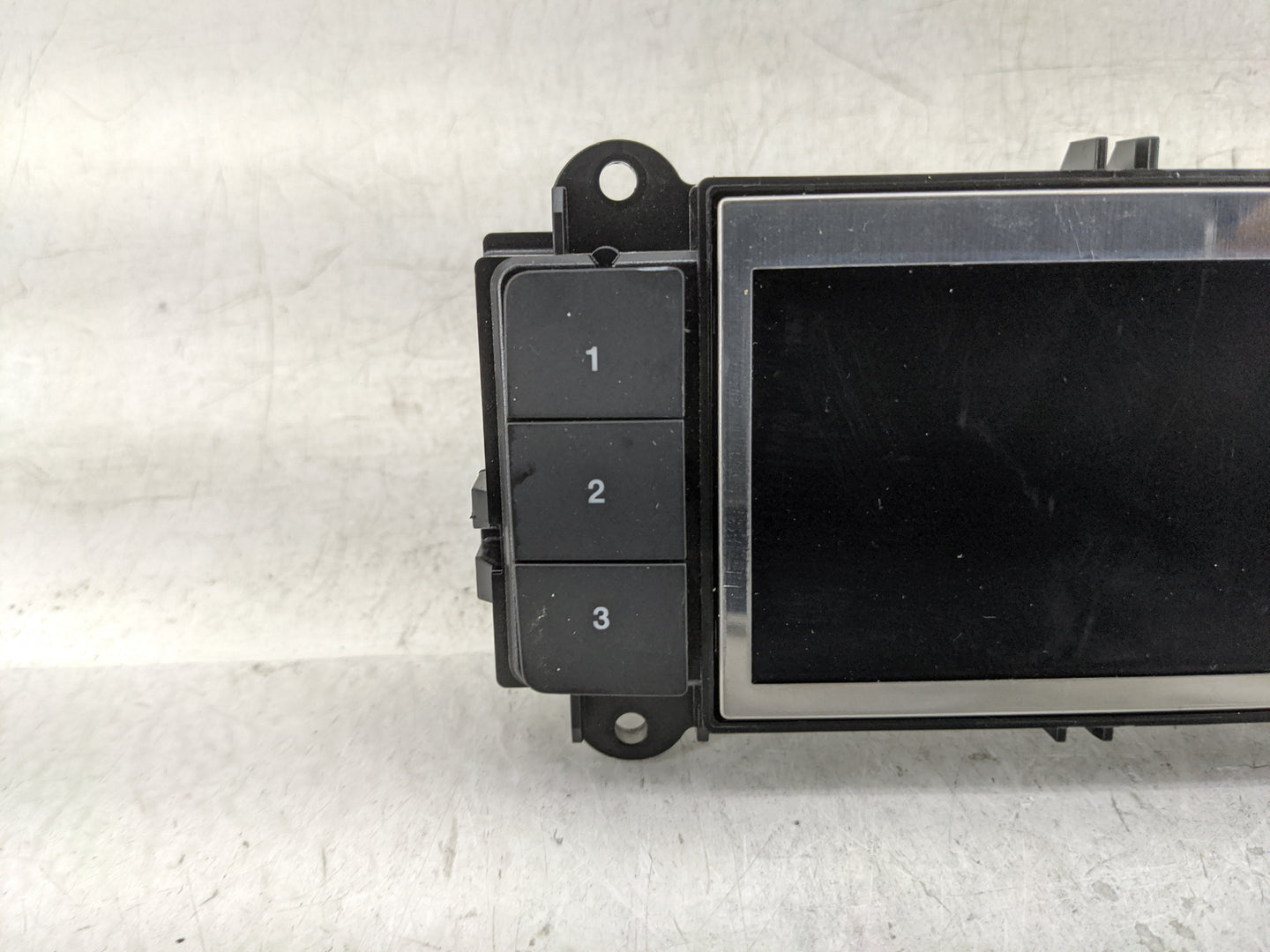 2020 Ford Explorer Information Display Screen - Oemusedautoparts1.com