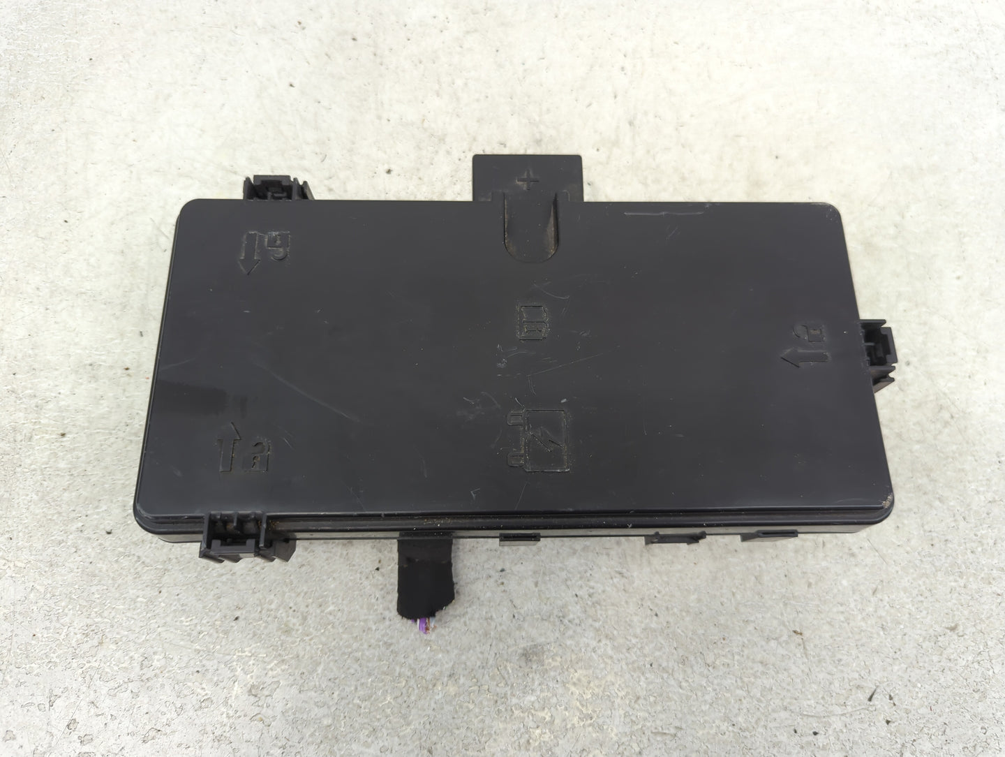 2020 Ford Explorer Fusebox Fuse Box Panel Relay Module Fits OEM Used Auto Parts - Oemusedautoparts1.com