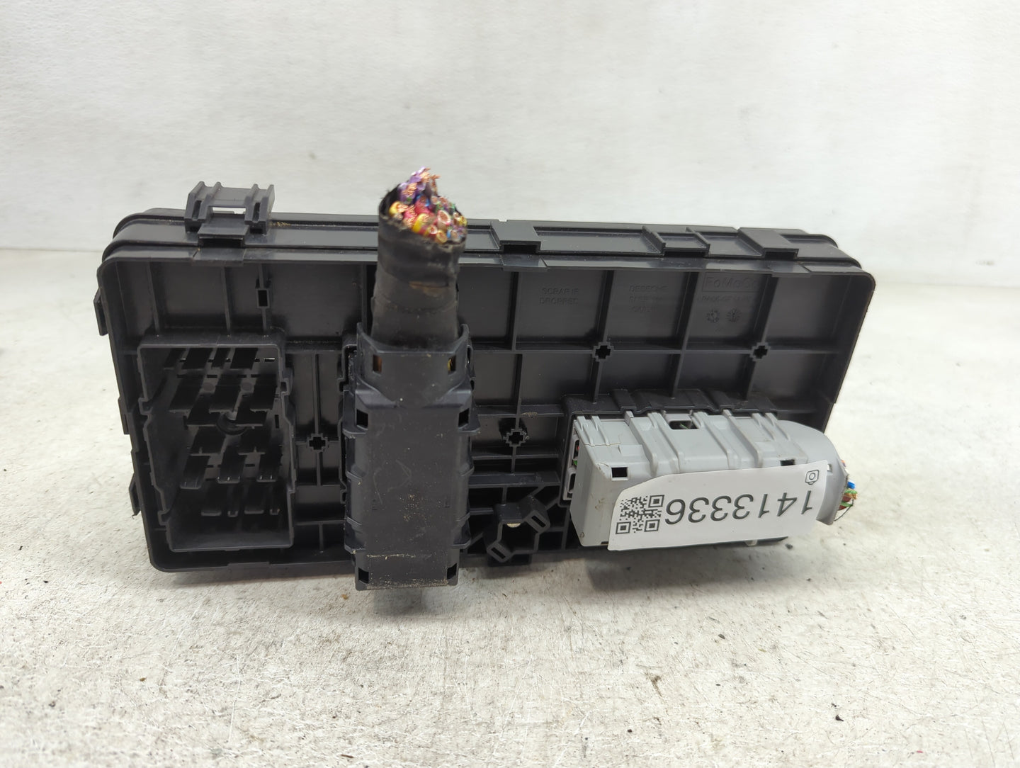 2020 Ford Explorer Fusebox Fuse Box Panel Relay Module Fits OEM Used Auto Parts - Oemusedautoparts1.com