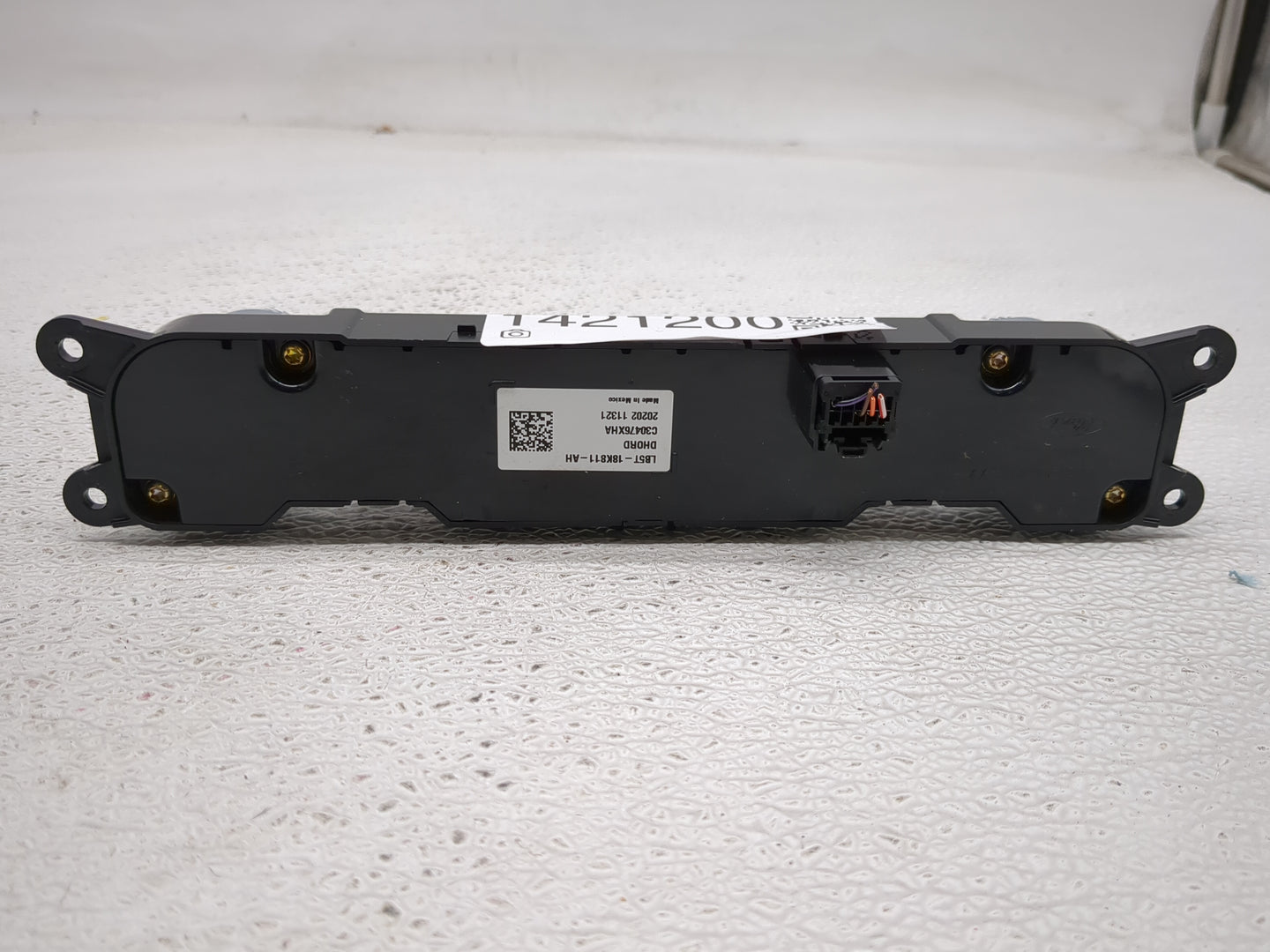 2020-2020 Ford Explorer Radio Control Panel - Oemusedautoparts1.com