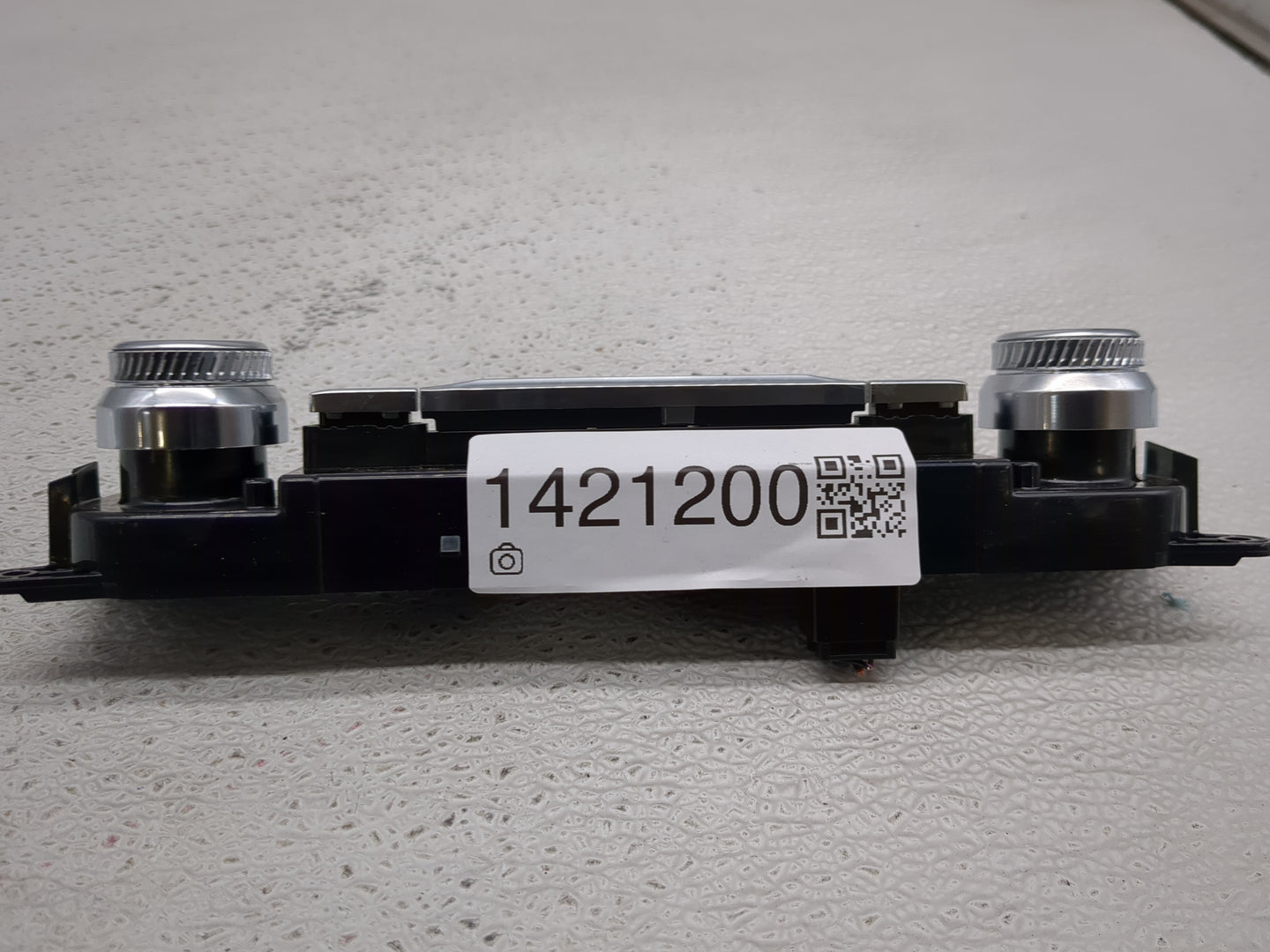 2020-2020 Ford Explorer Radio Control Panel - Oemusedautoparts1.com