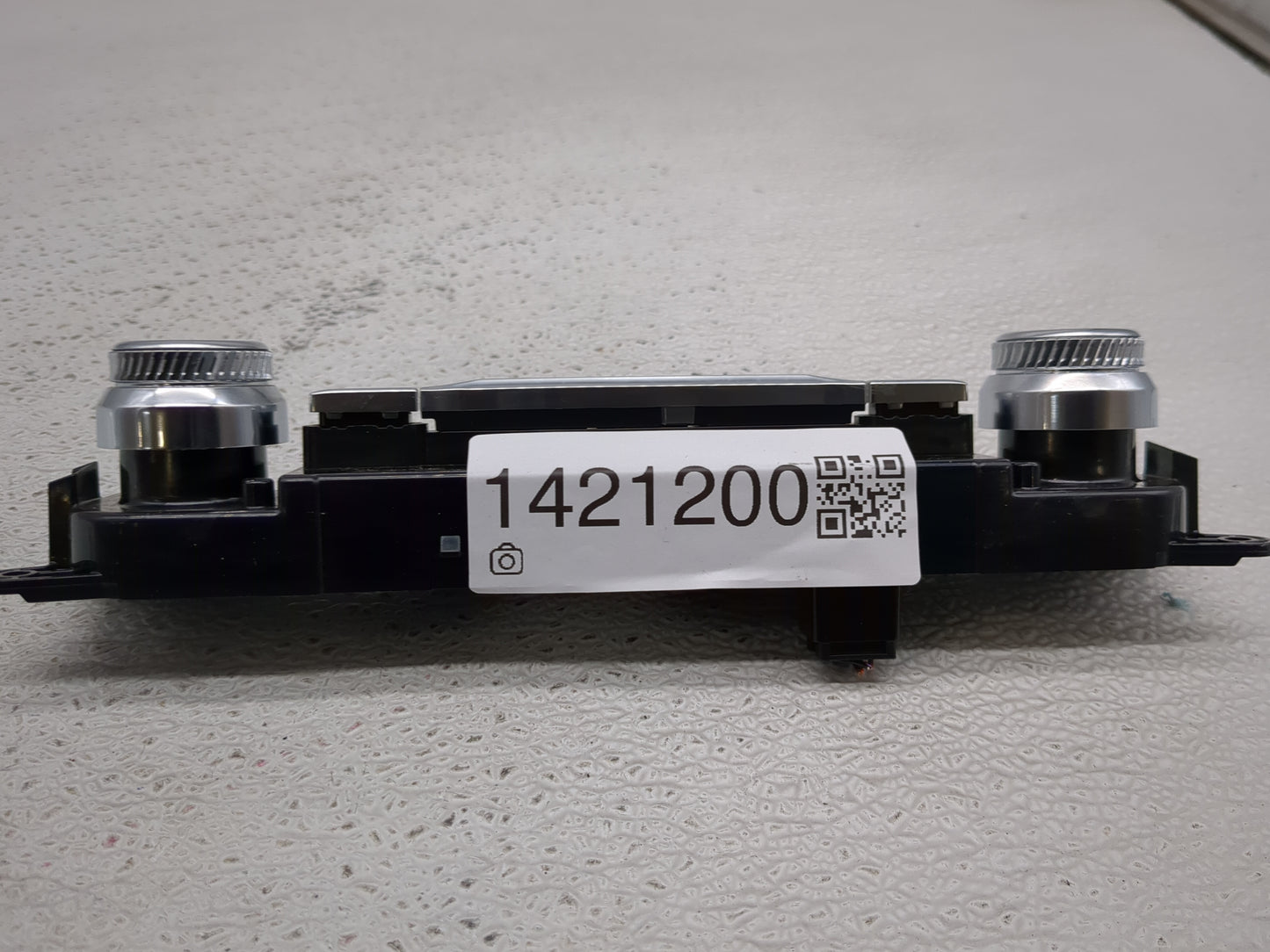 2020-2020 Ford Explorer Radio Control Panel - Oemusedautoparts1.com