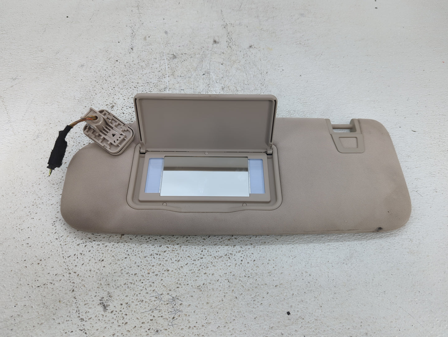 2020 Ford Explorer Sun Visor Shade Replacement Driver Left Mirror Fits OEM Used Auto Parts - Oemusedautoparts1.com