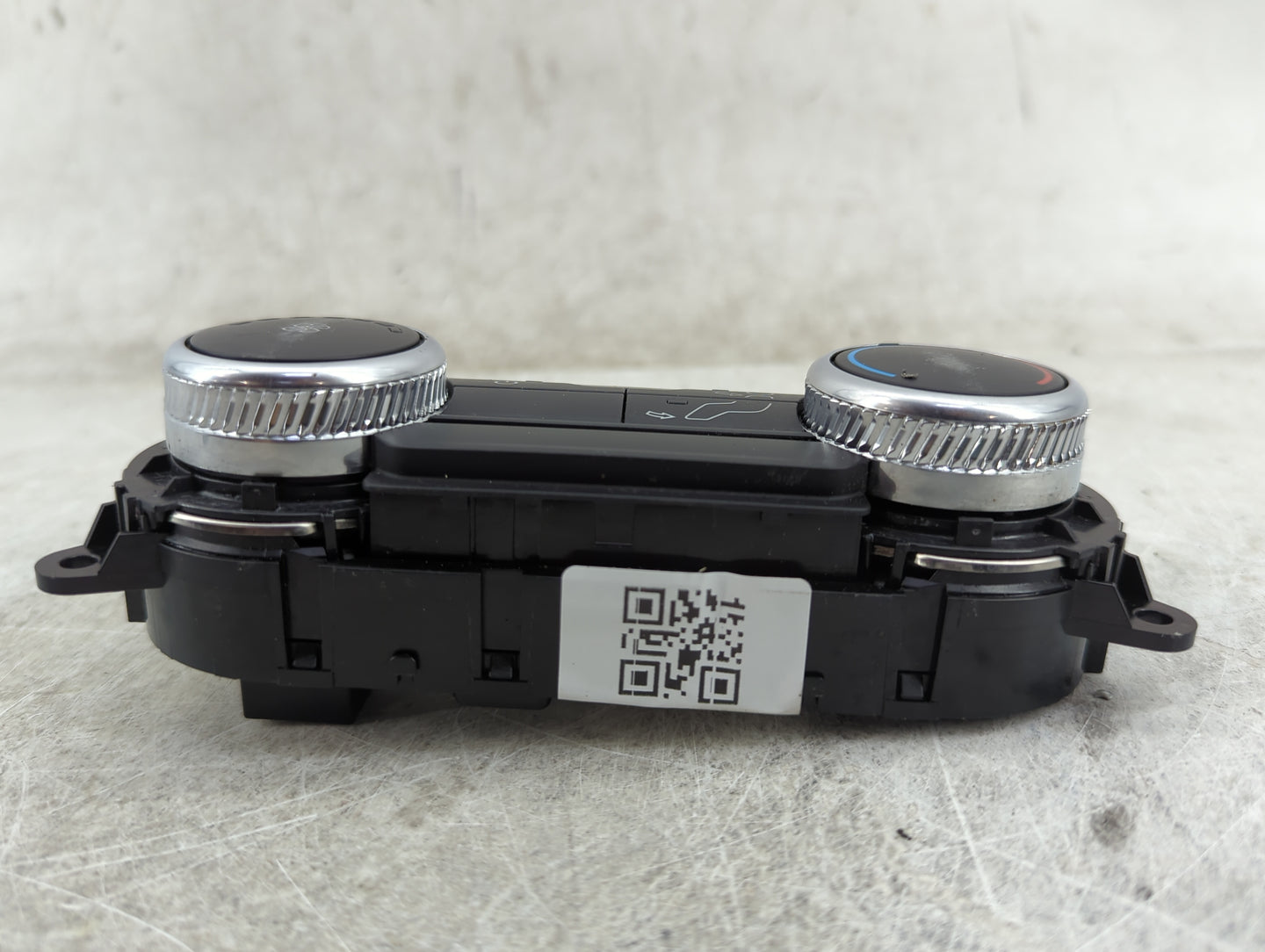 2020 Ford Explorer Climate Control Module Temperature AC/Heater Replacement P/N:LB5T-19980-EE 90026-633/0006 Fits OEM Used A