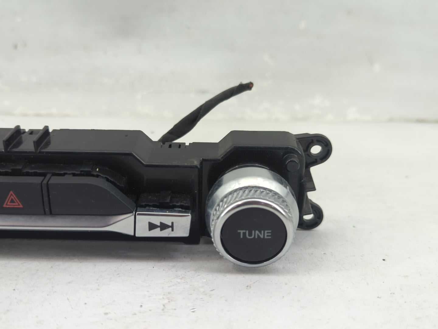 2020-2020 Ford Explorer Radio Control Panel Black - Oemusedautoparts1.com