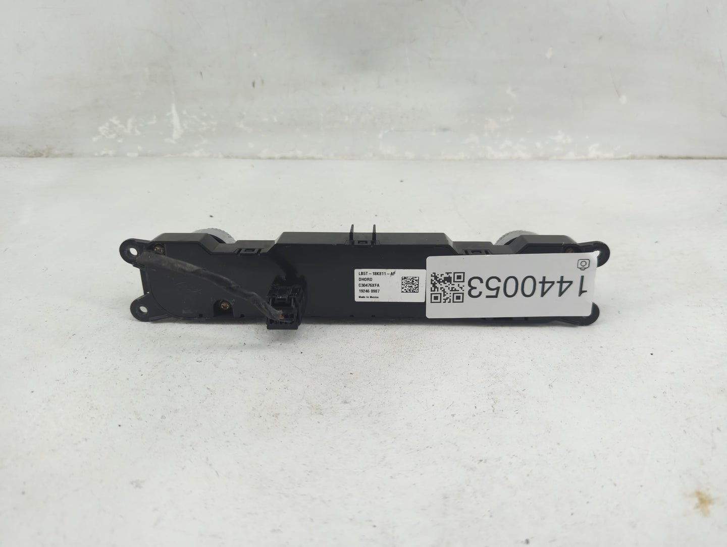 2020-2020 Ford Explorer Radio Control Panel Black - Oemusedautoparts1.com