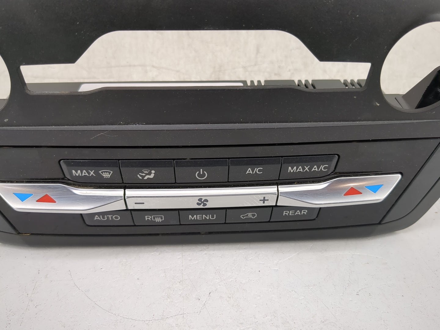2020 Ford Explorer Climate Control Module Temperature AC/Heater Replacement P/N:LB5T-18C612-AF Fits OEM Used Auto Parts - Oe