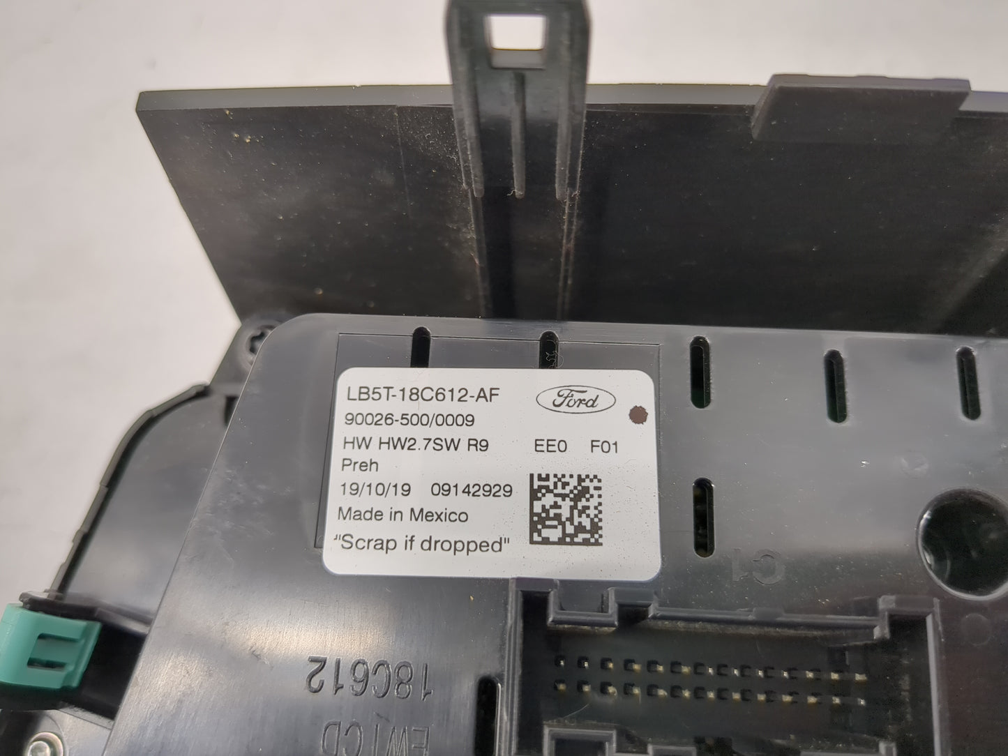 2020 Ford Explorer Climate Control Module Temperature AC/Heater Replacement P/N:LB5T-18C612-AF Fits OEM Used Auto Parts - Oe