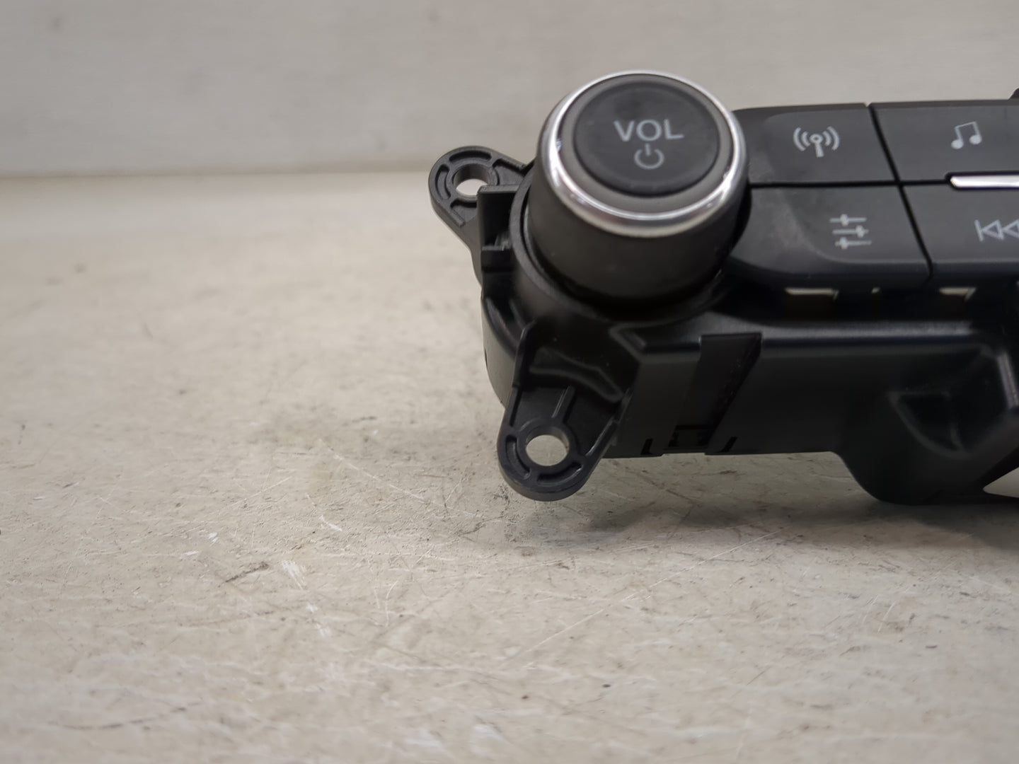 2020 Ford Explorer Radio Control Panel 1467255 - Oemusedautoparts1.com