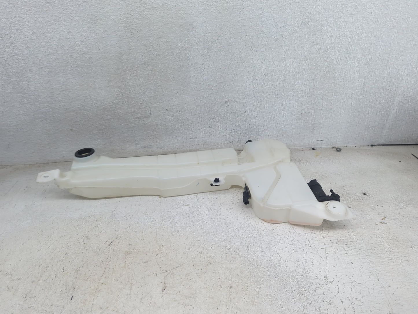 2020-2020 Ford Explorer Windshield Washer Fluid Reservoir Bottle Oem 1473745 - Oemusedautoparts1.com