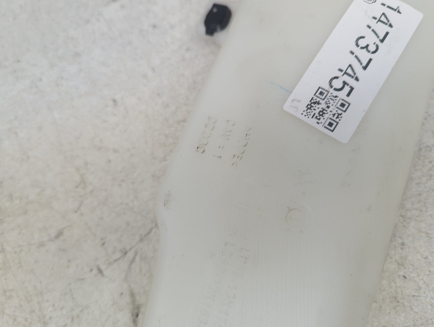 2020-2020 Ford Explorer Windshield Washer Fluid Reservoir Bottle Oem 1473745 - Oemusedautoparts1.com