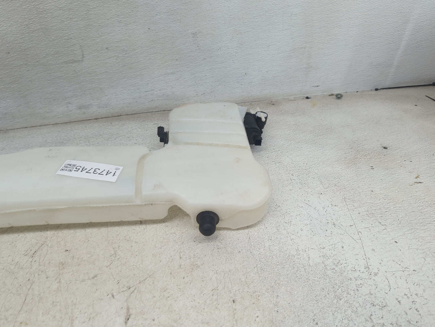 2020-2020 Ford Explorer Windshield Washer Fluid Reservoir Bottle Oem 1473745 - Oemusedautoparts1.com
