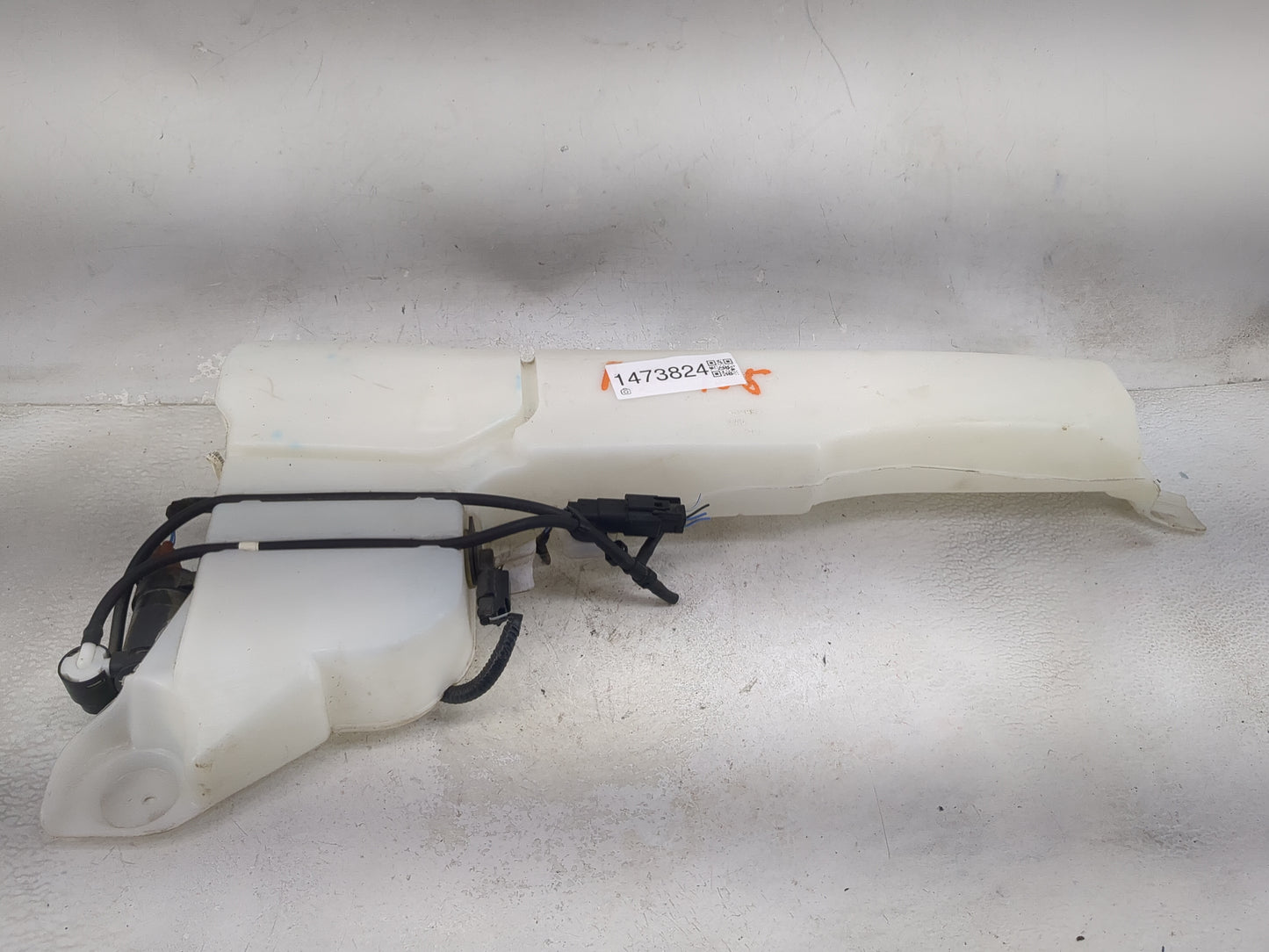 2020-2020 Ford Explorer Windshield Washer Fluid Reservoir Bottle Oem - Oemusedautoparts1.com
