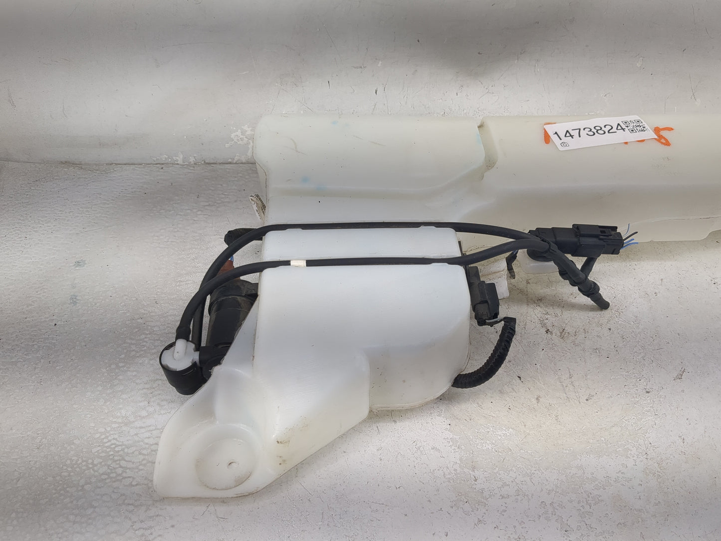 2020-2020 Ford Explorer Windshield Washer Fluid Reservoir Bottle Oem - Oemusedautoparts1.com