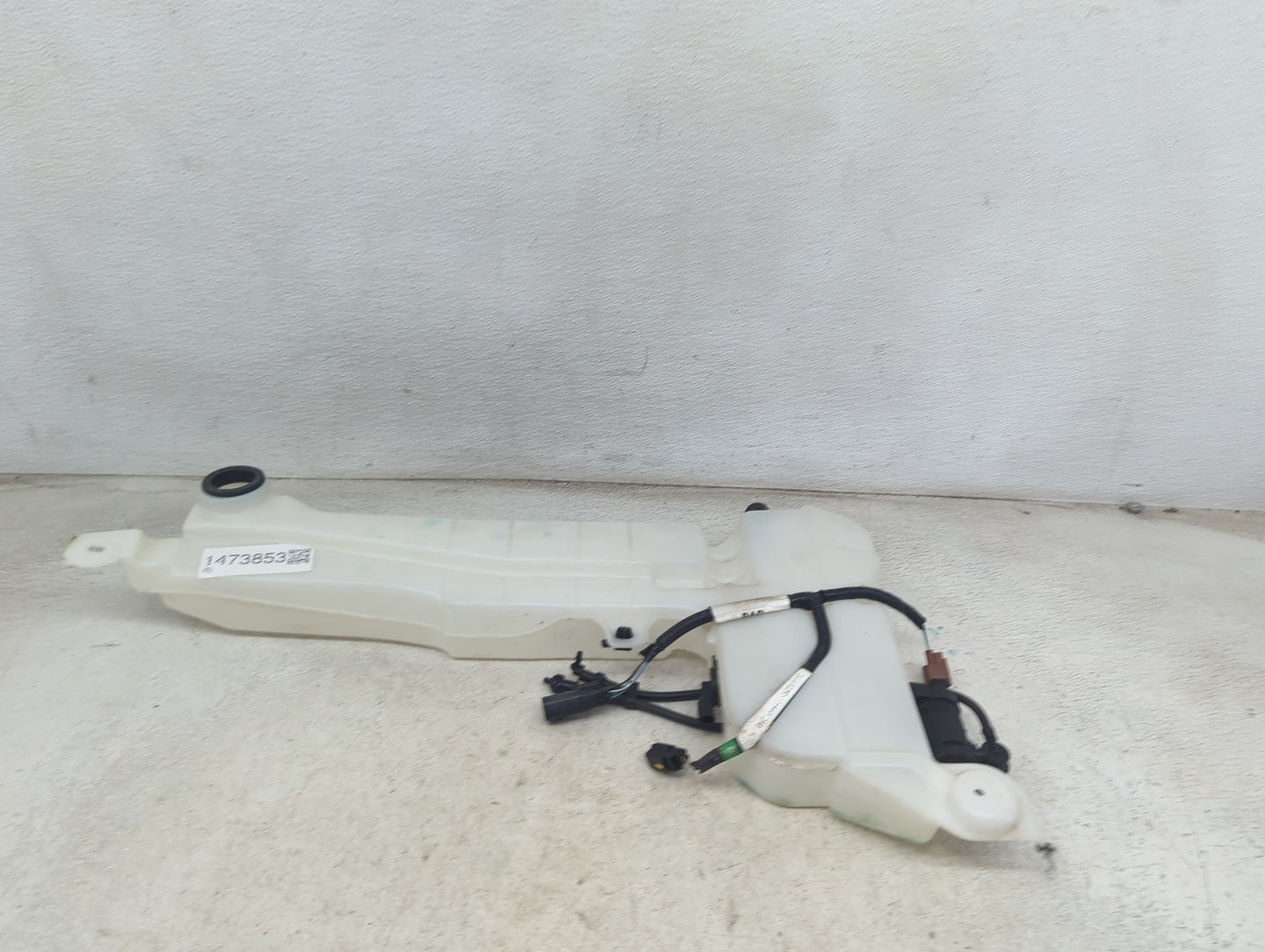 2020-2020 Ford Explorer Windshield Washer Fluid Reservoir Bottle Oem 1473853 - Oemusedautoparts1.com