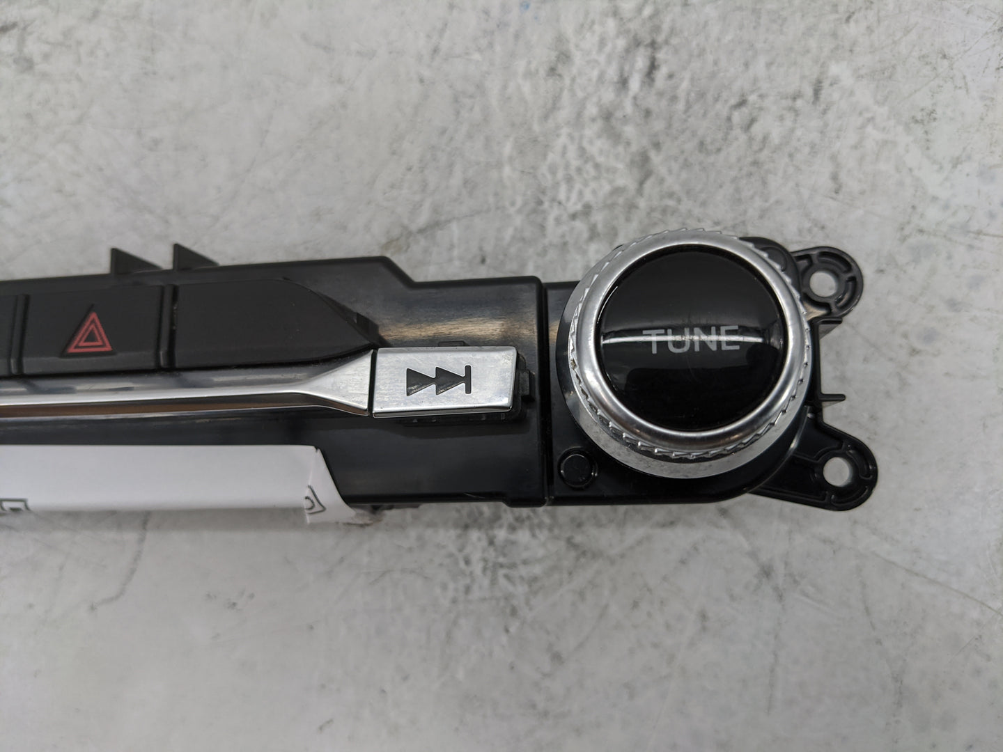2020-2020 Ford Explorer Radio Control Panel 1478162 - Oemusedautoparts1.com