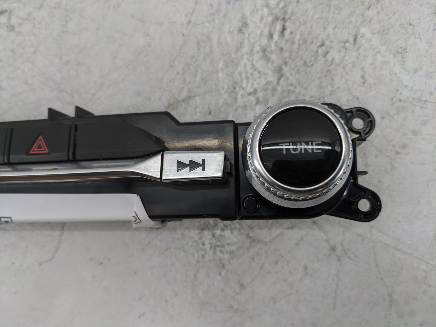 2020-2020 Ford Explorer Radio Control Panel 1478162 - Oemusedautoparts1.com