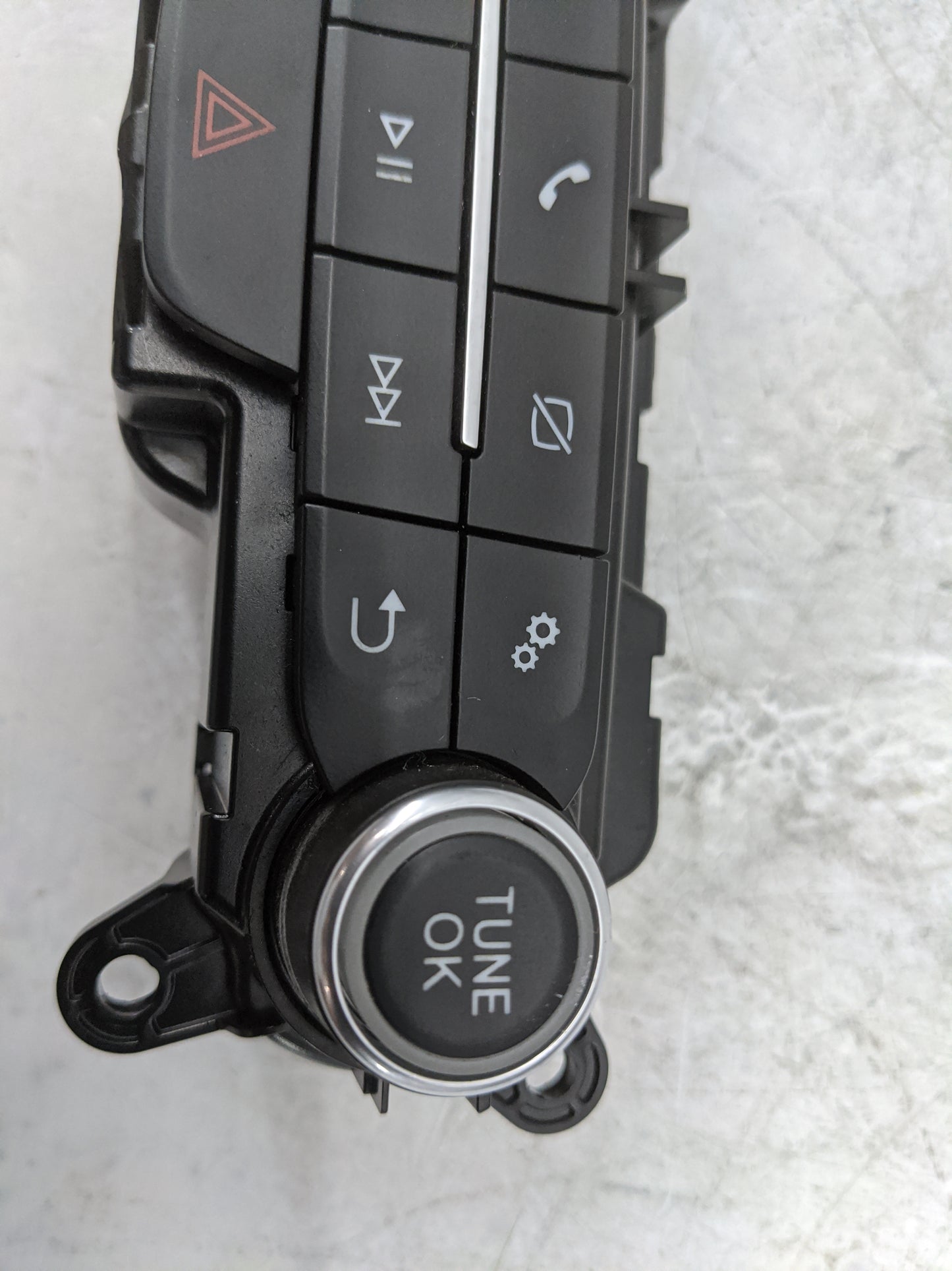 2020 Ford Explorer Radio Control Panel 1478165 - Oemusedautoparts1.com