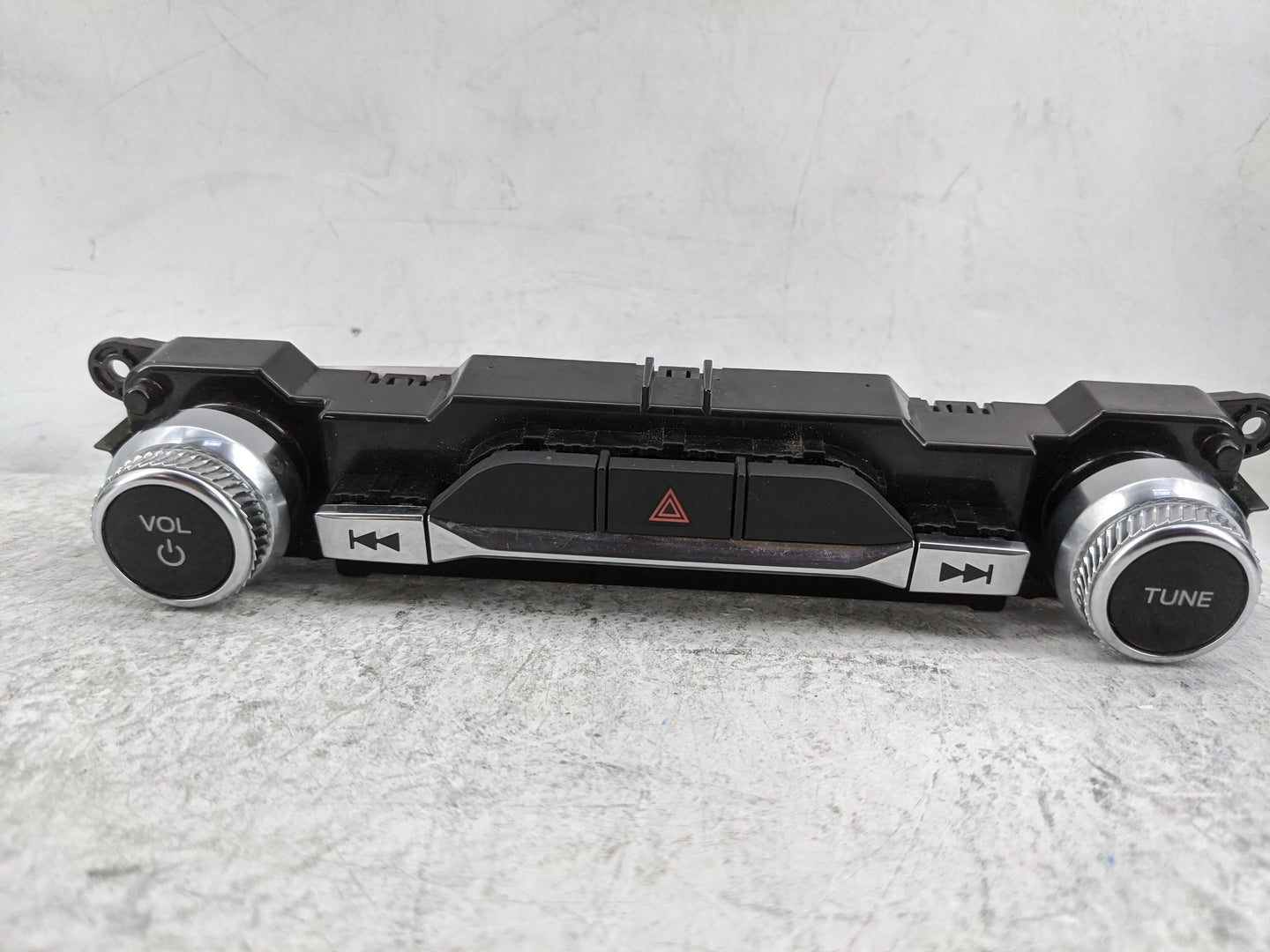 2020-2020 Ford Explorer Radio Control Panel 1478330 - Oemusedautoparts1.com